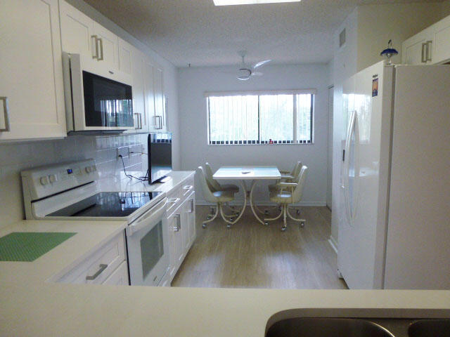 5550 Witney Drive 308 Property Photo 4