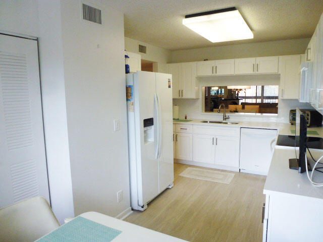 5550 Witney Drive 308 Property Photo 6