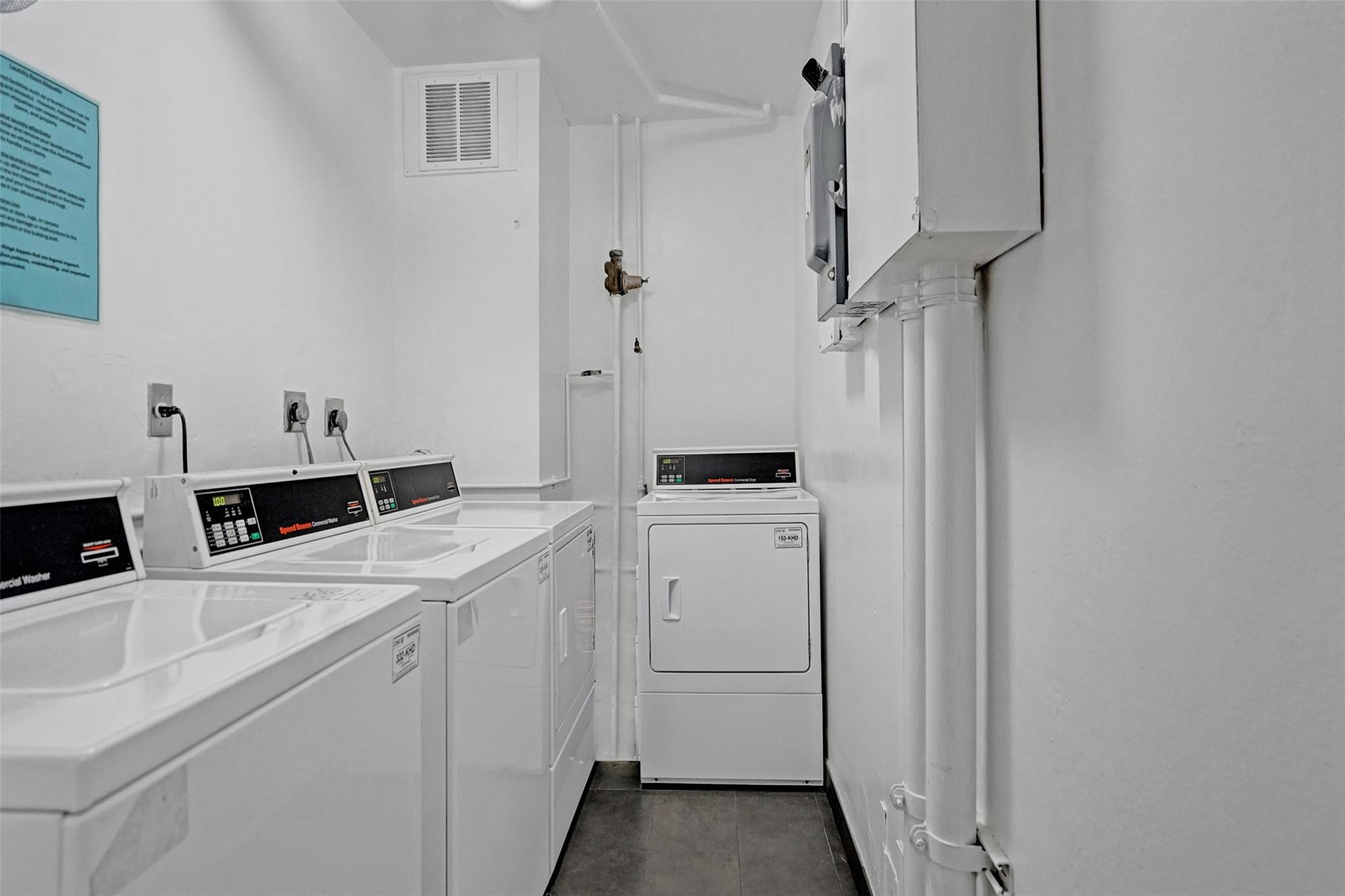 3333 Ne 34th Street 1006 Property Photo 28