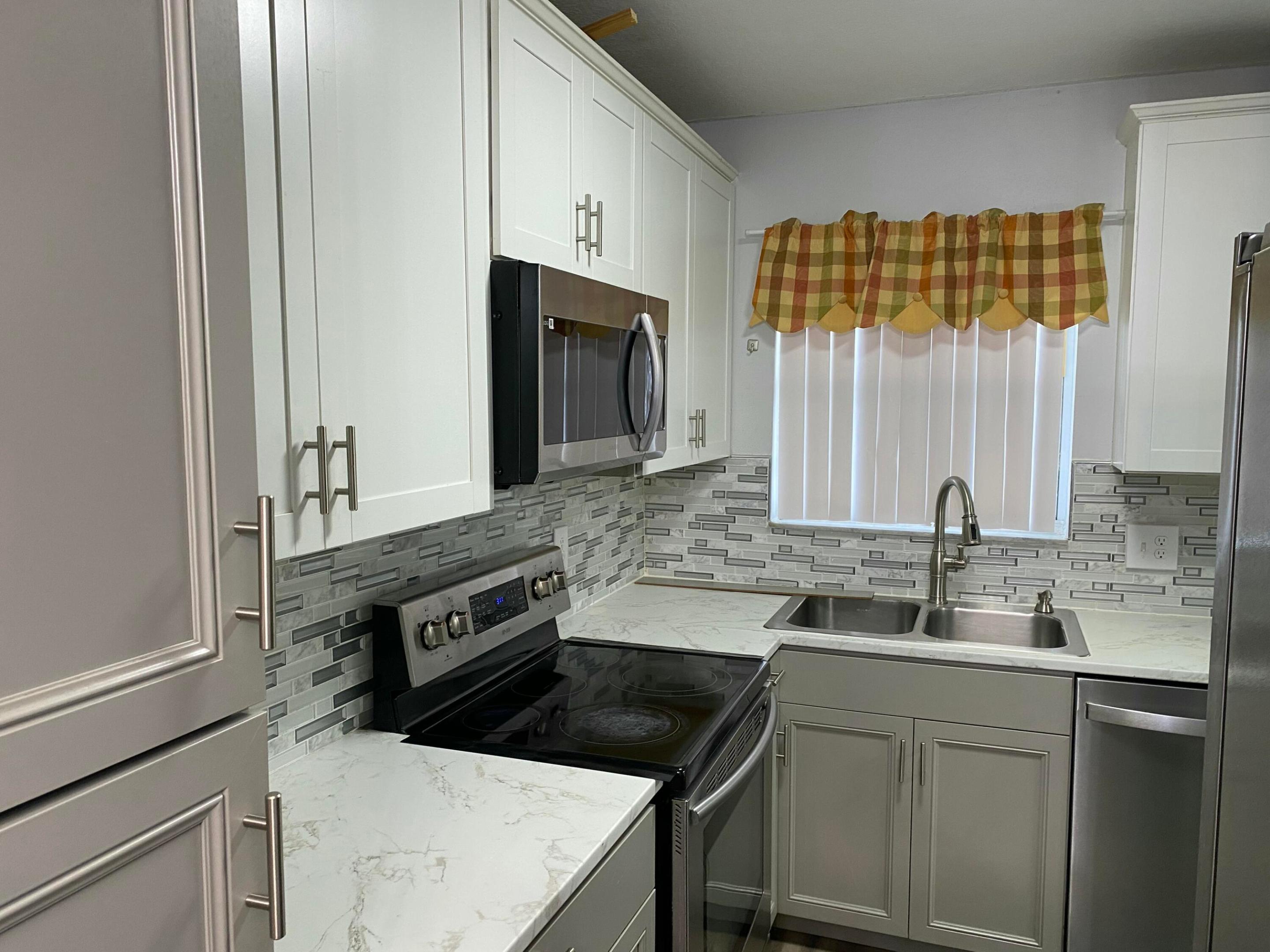 6890 Royal Palm Boulevard 209h Property Photo 2