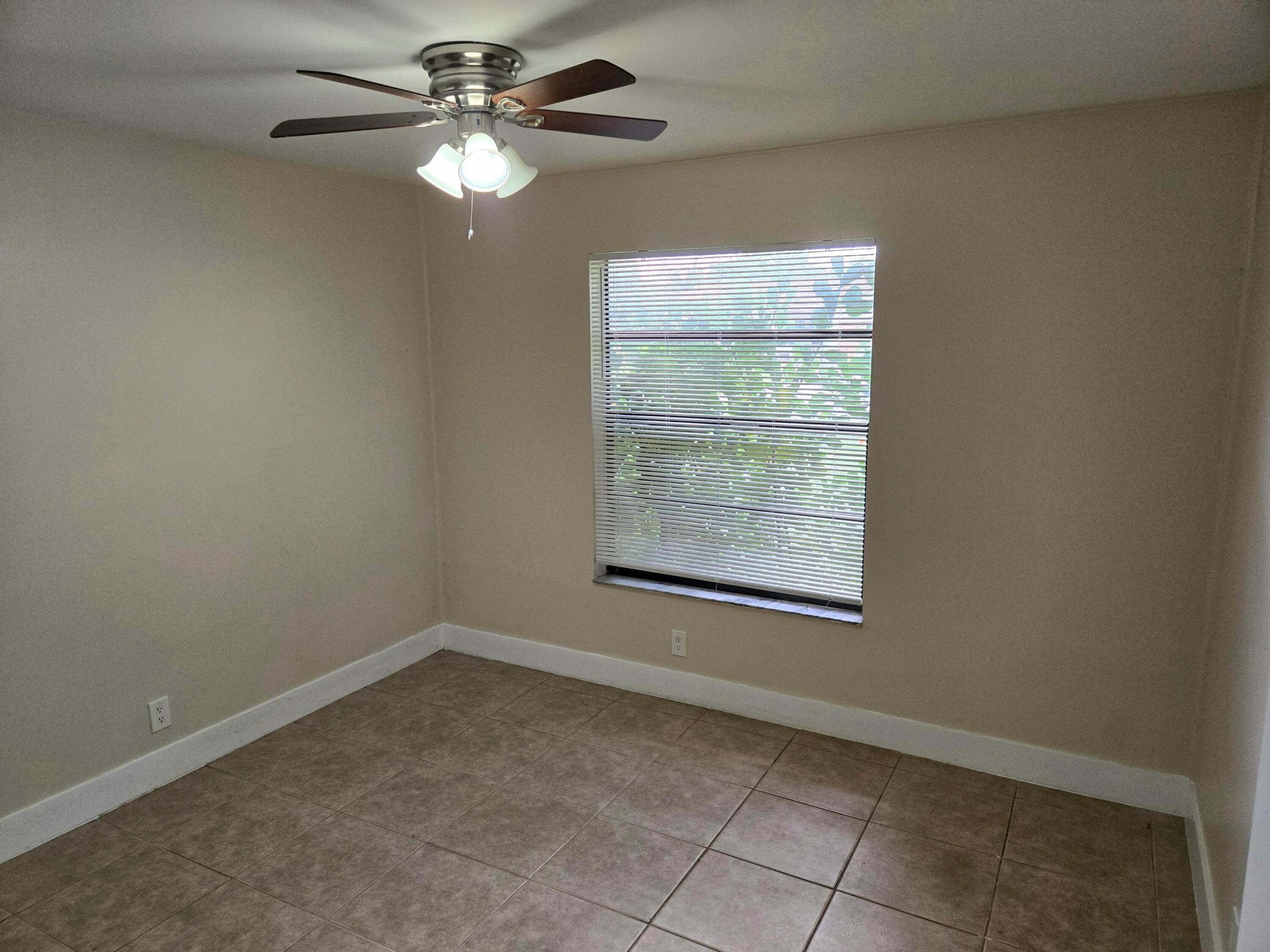 3921 Nw 114th Avenue Property Photo 12