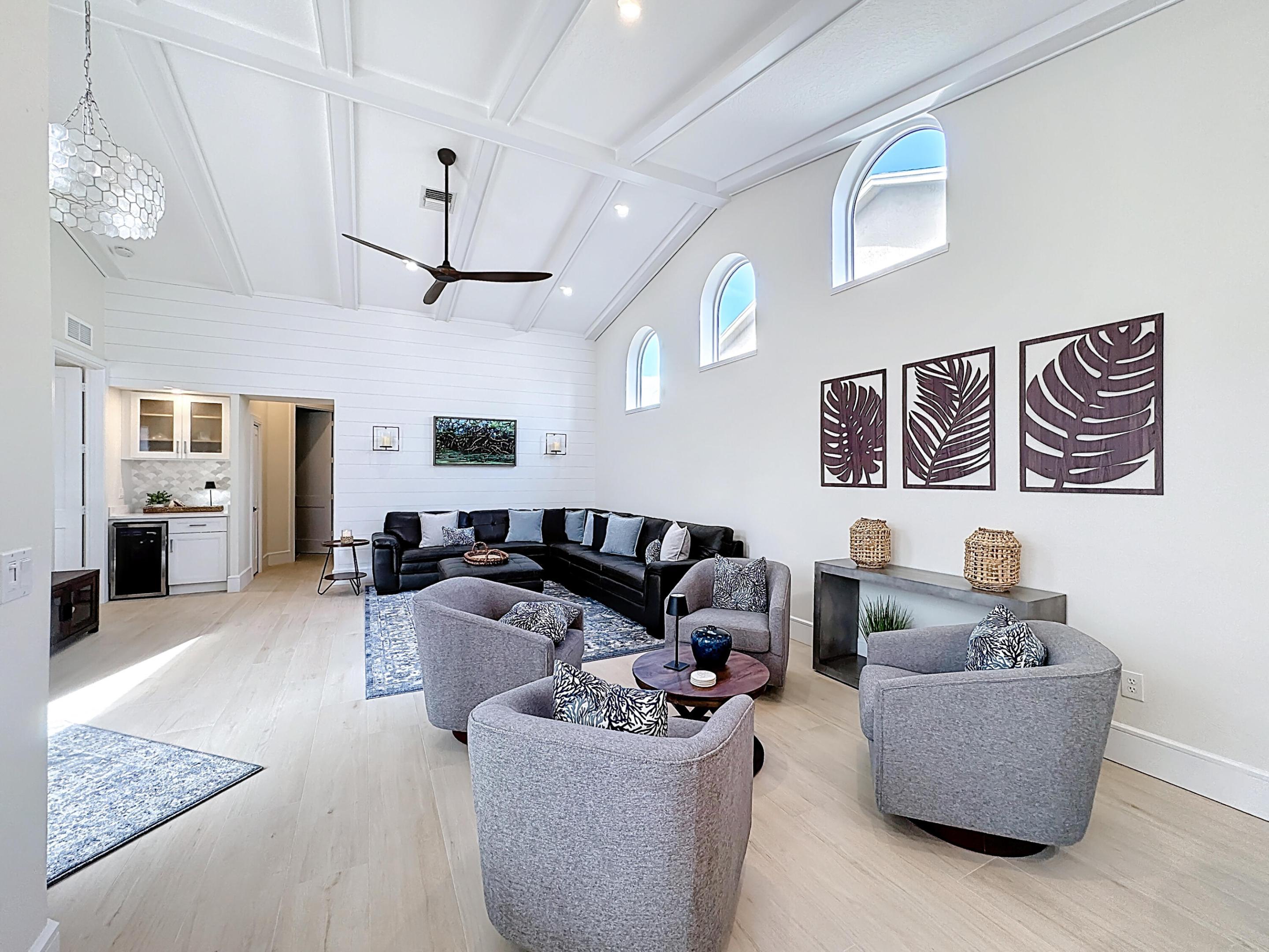 208 River Walk