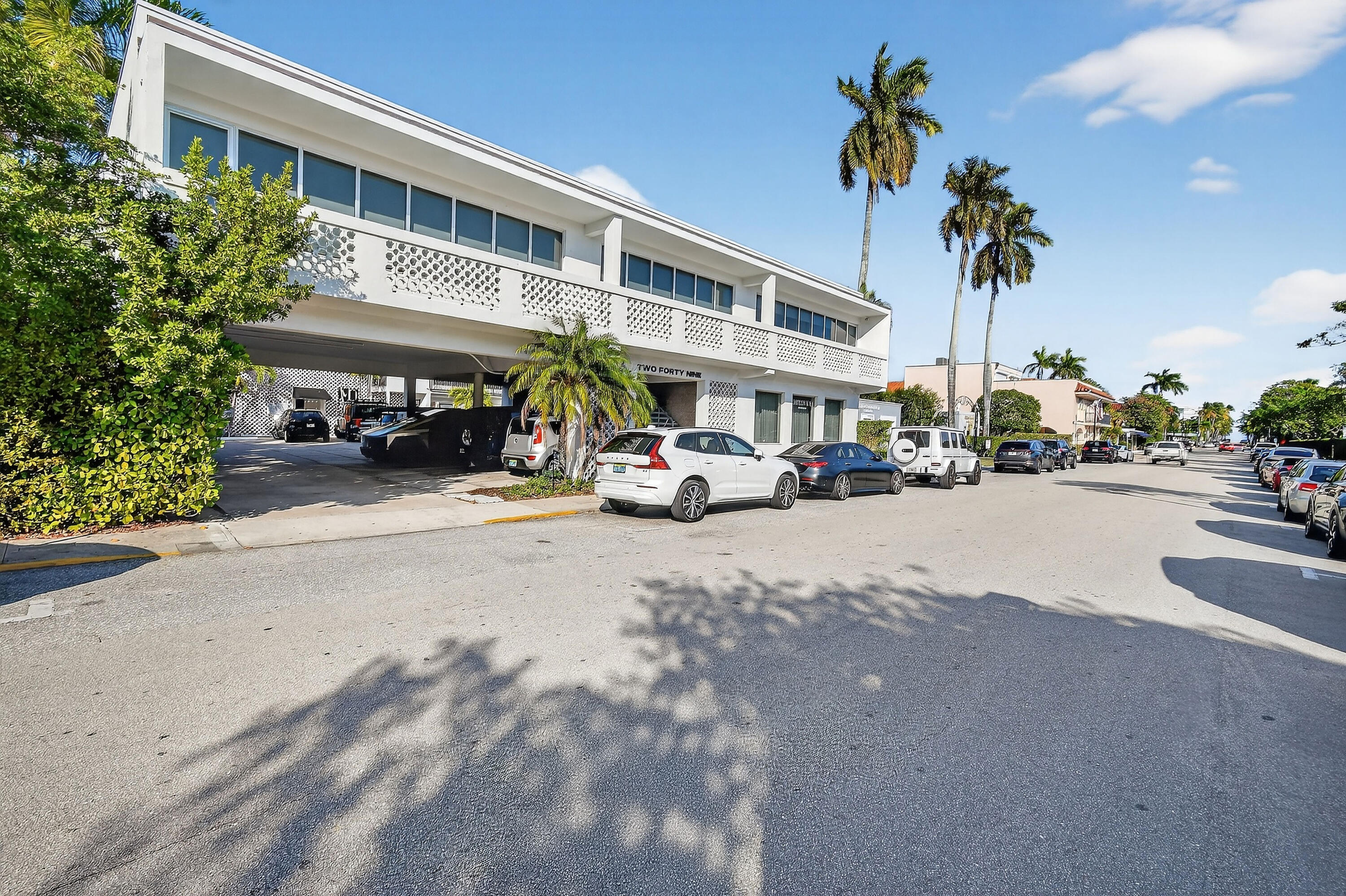 249 Peruvian Avenue 1811 Property Photo 2