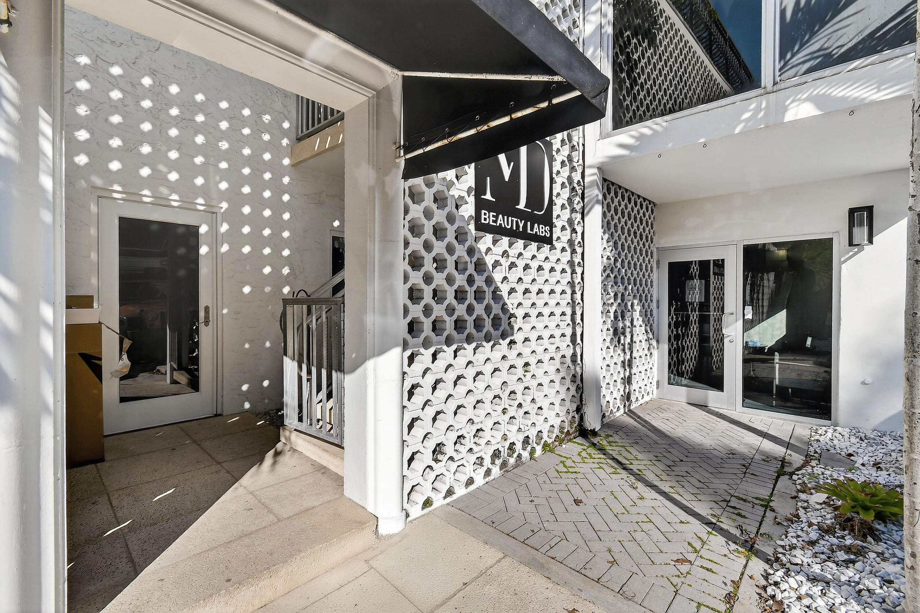 249 Peruvian Avenue 1811 Property Photo 3
