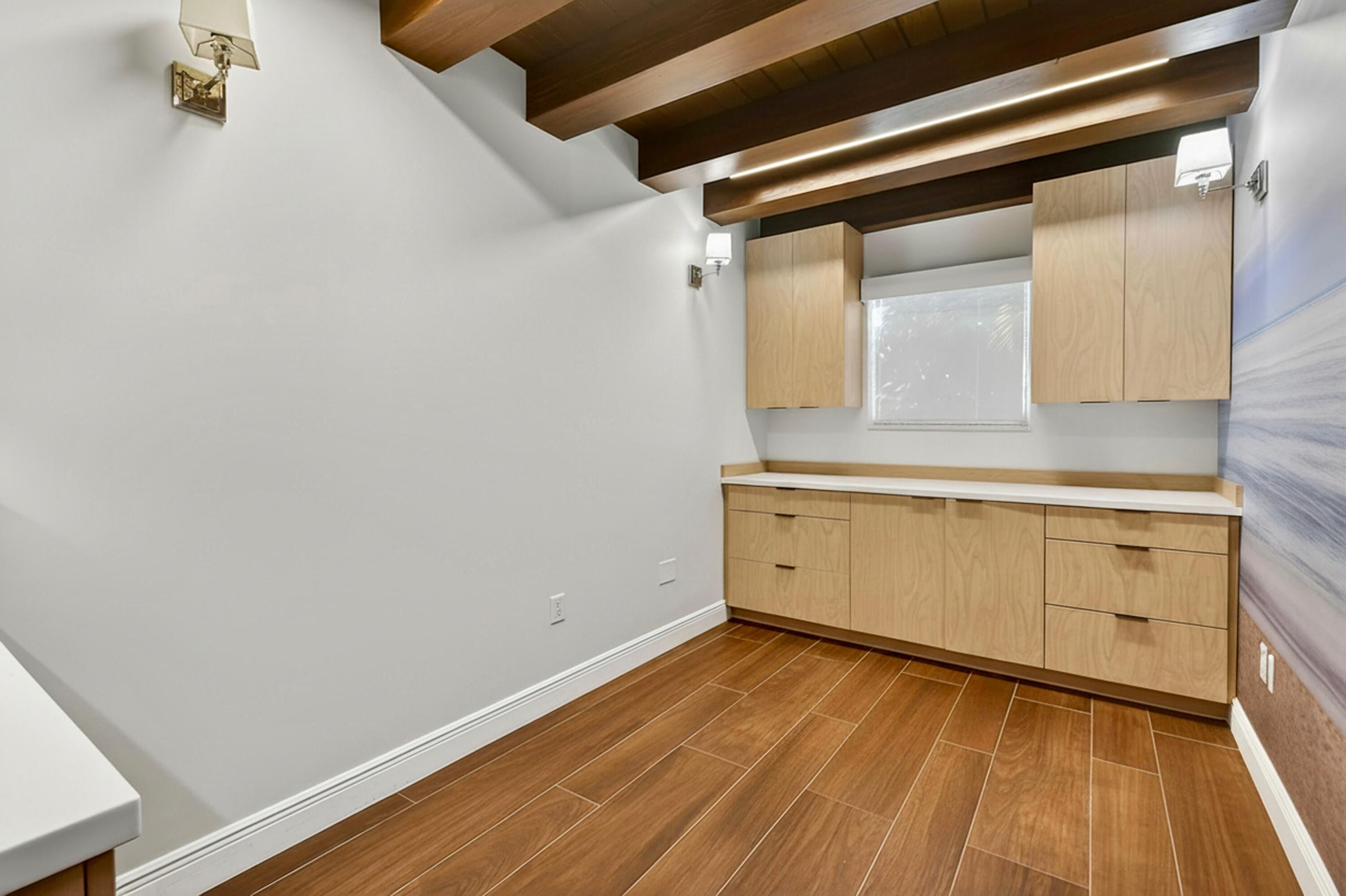 249 Peruvian Avenue 1811 Property Photo 11