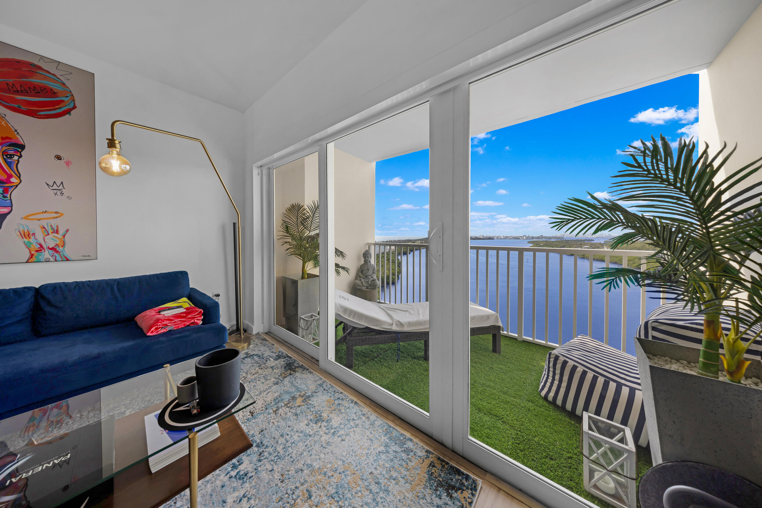 300 Bayview Drive 1614