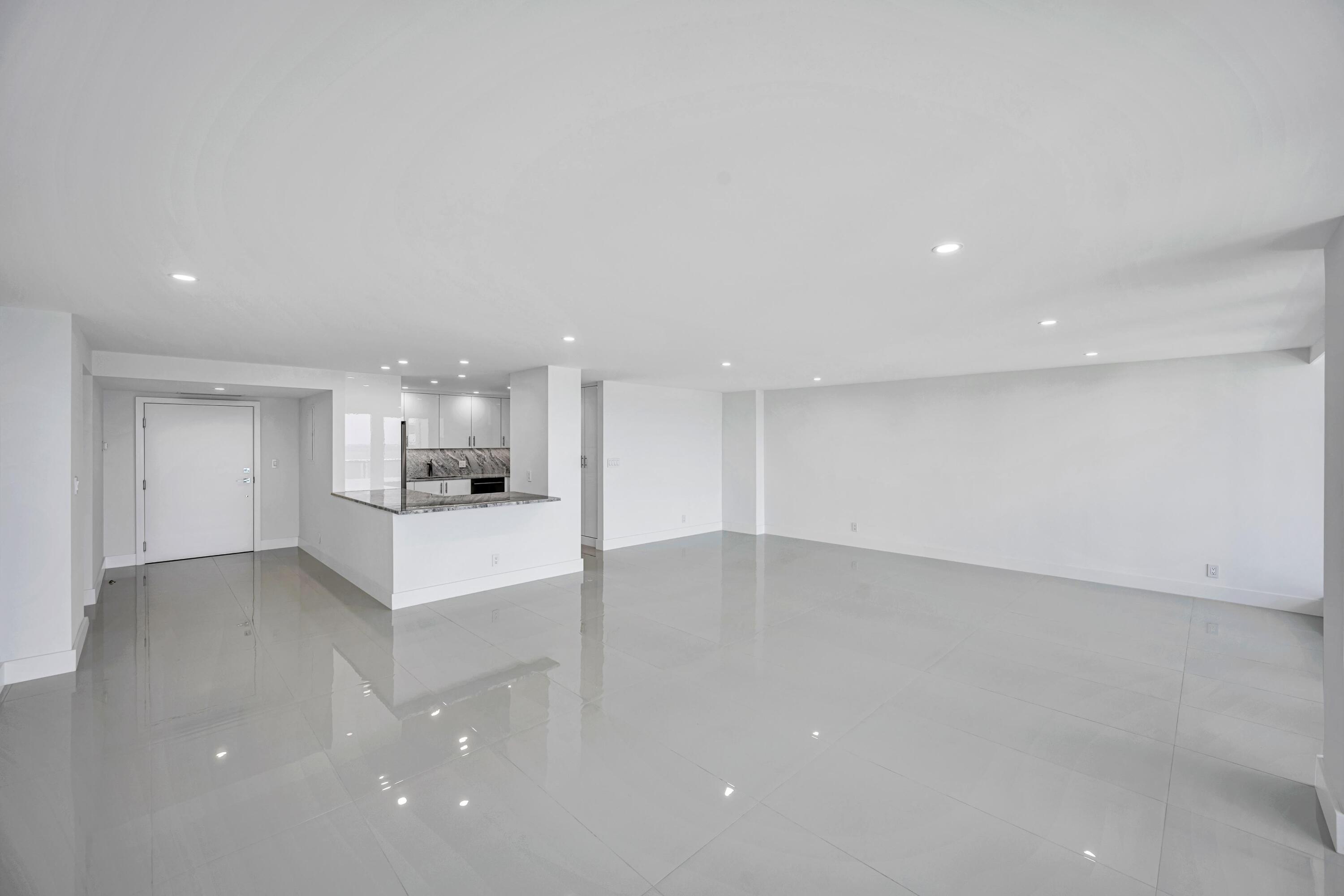 2100 S Ocean Lane 1608 Property Photo 8