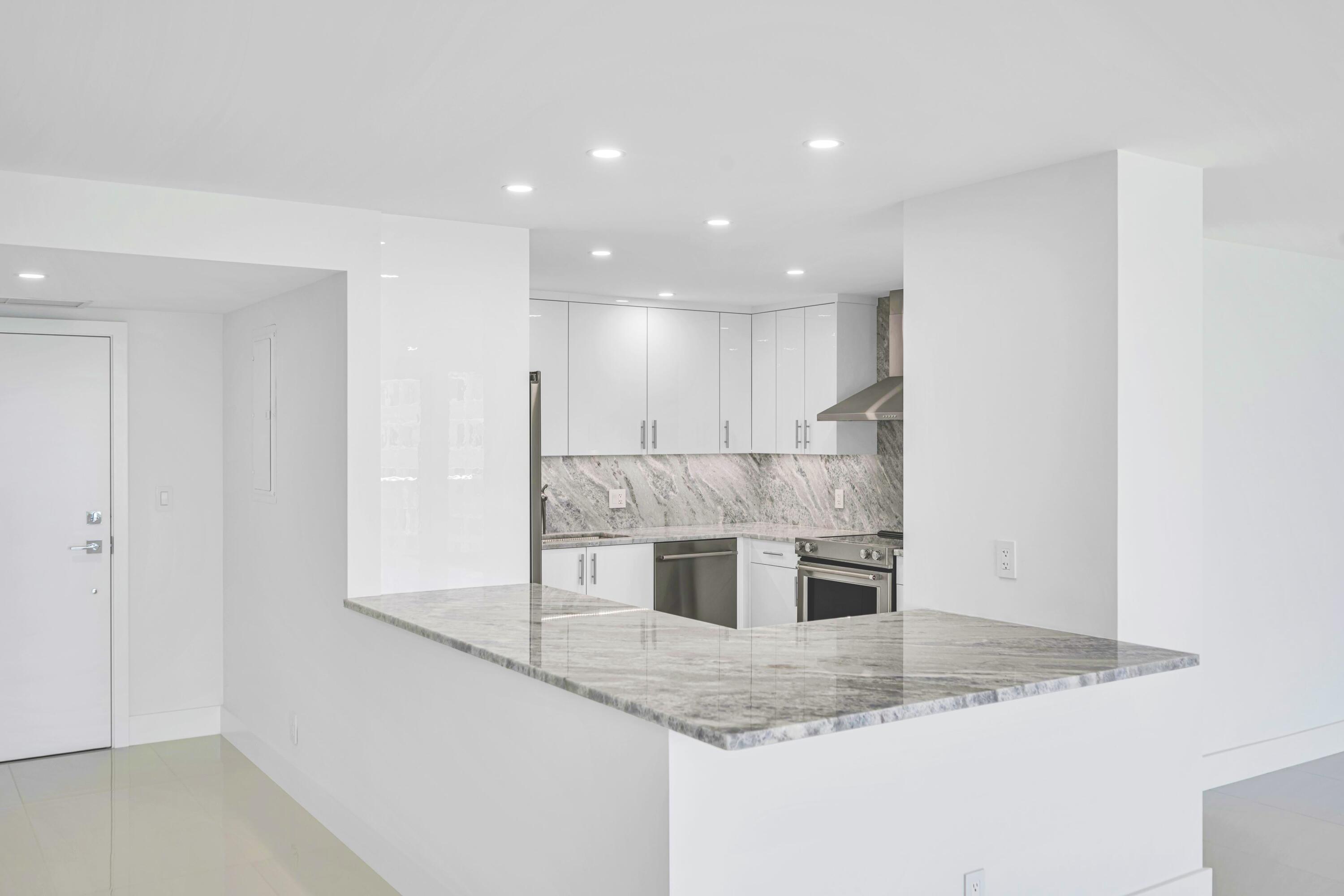 2100 S Ocean Lane 1608 Property Photo 11