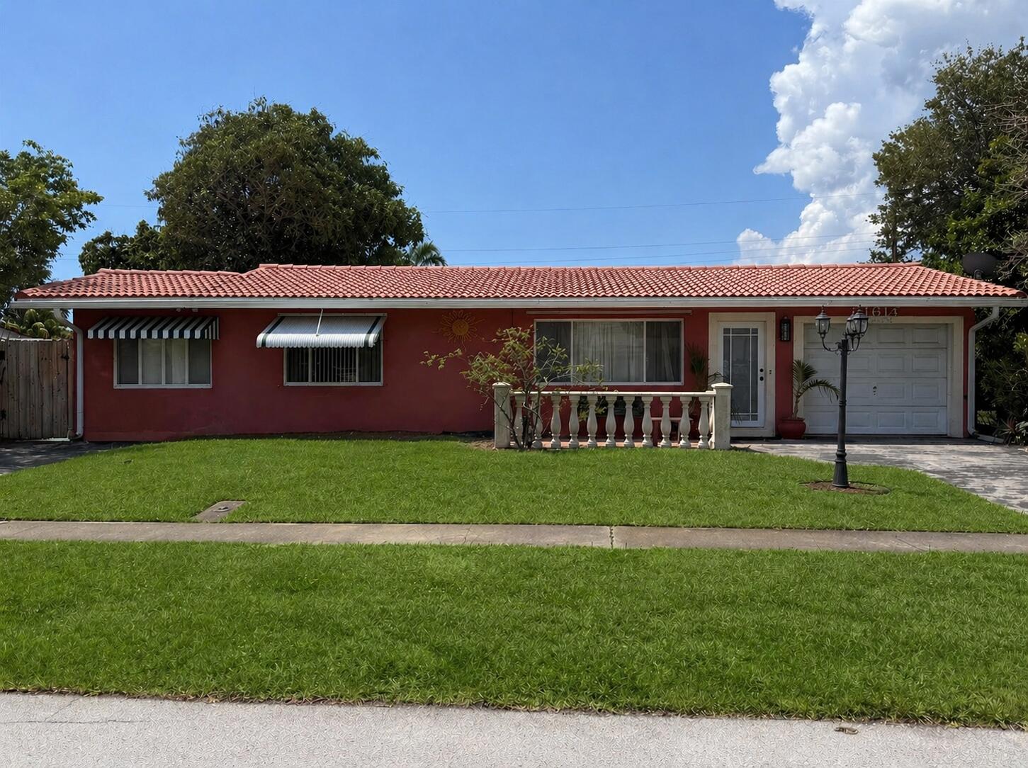 1014 SE 4th Court