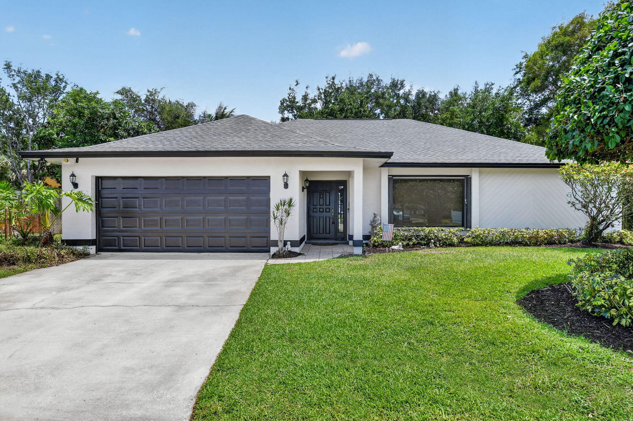 980 Ryanwood Drive Property Photo 1
