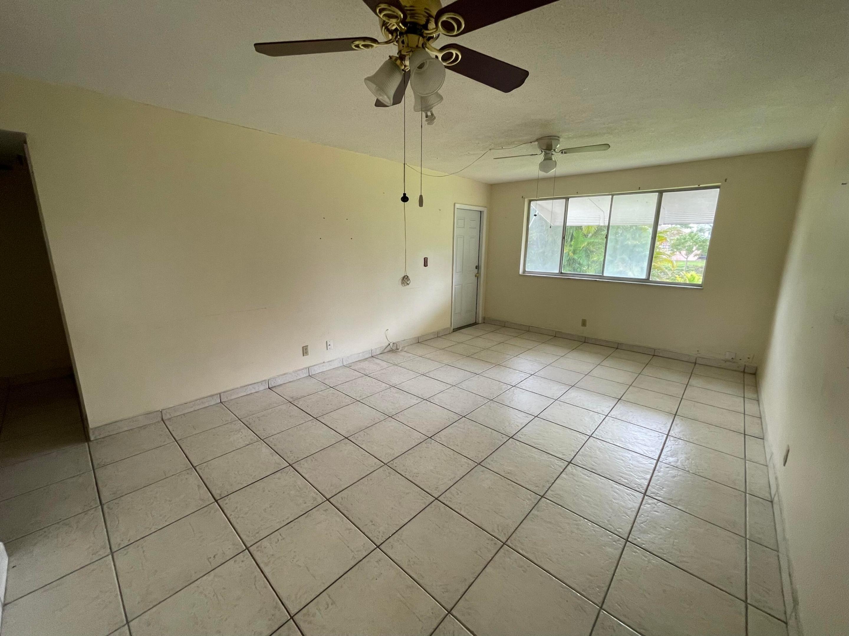 2606 Garden Drive S 107 Property Photo 5