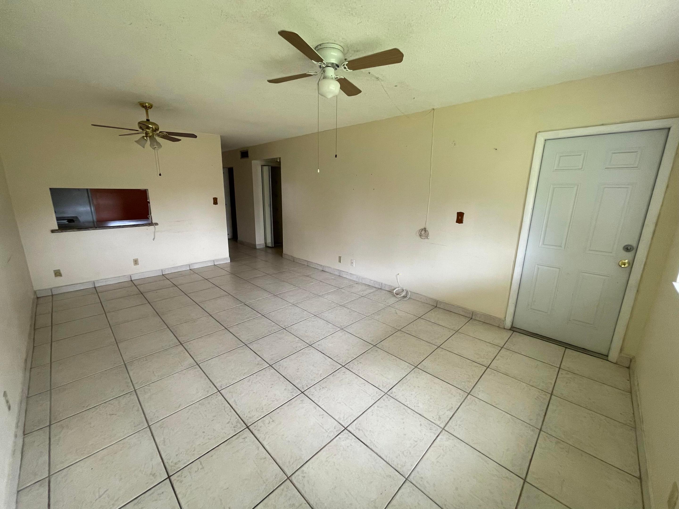 2606 Garden Drive S 107 Property Photo 6