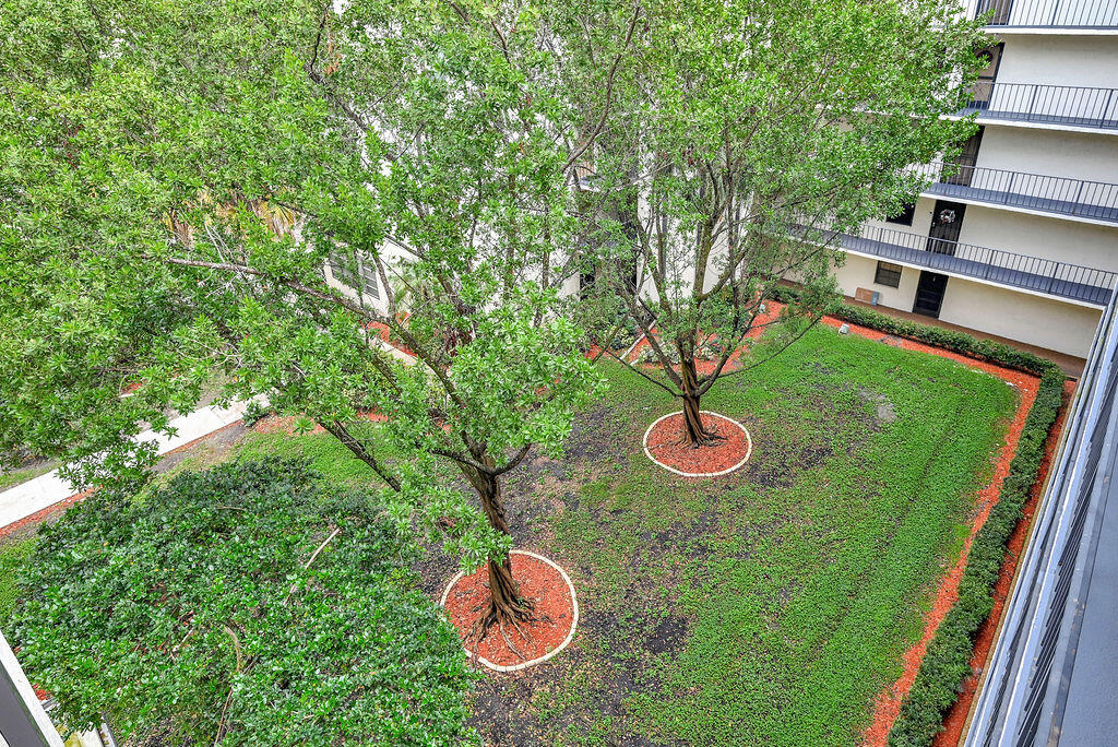 6190 Woodlands Boulevard 312 Property Photo 7