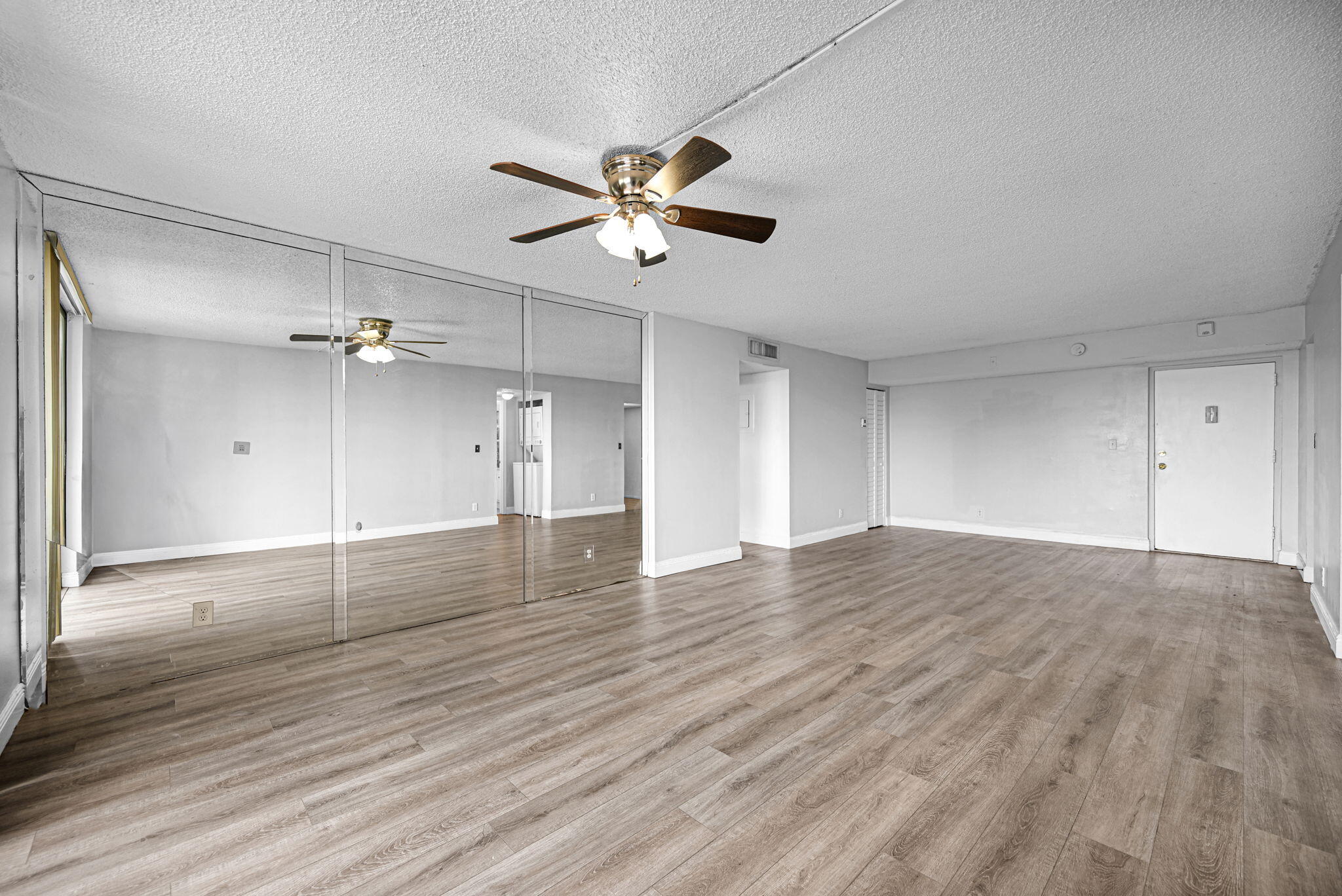 6190 Woodlands Boulevard 312 Property Photo 10