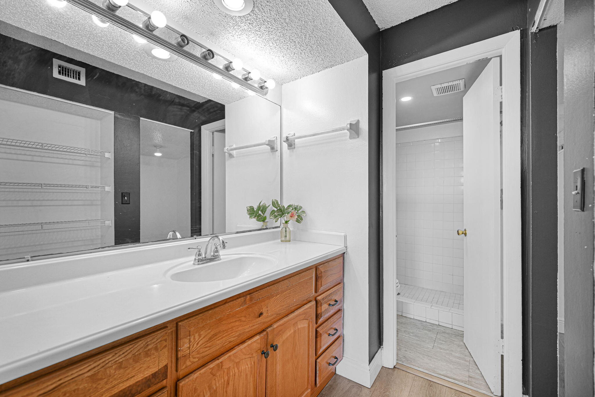 6190 Woodlands Boulevard 312 Property Photo 15