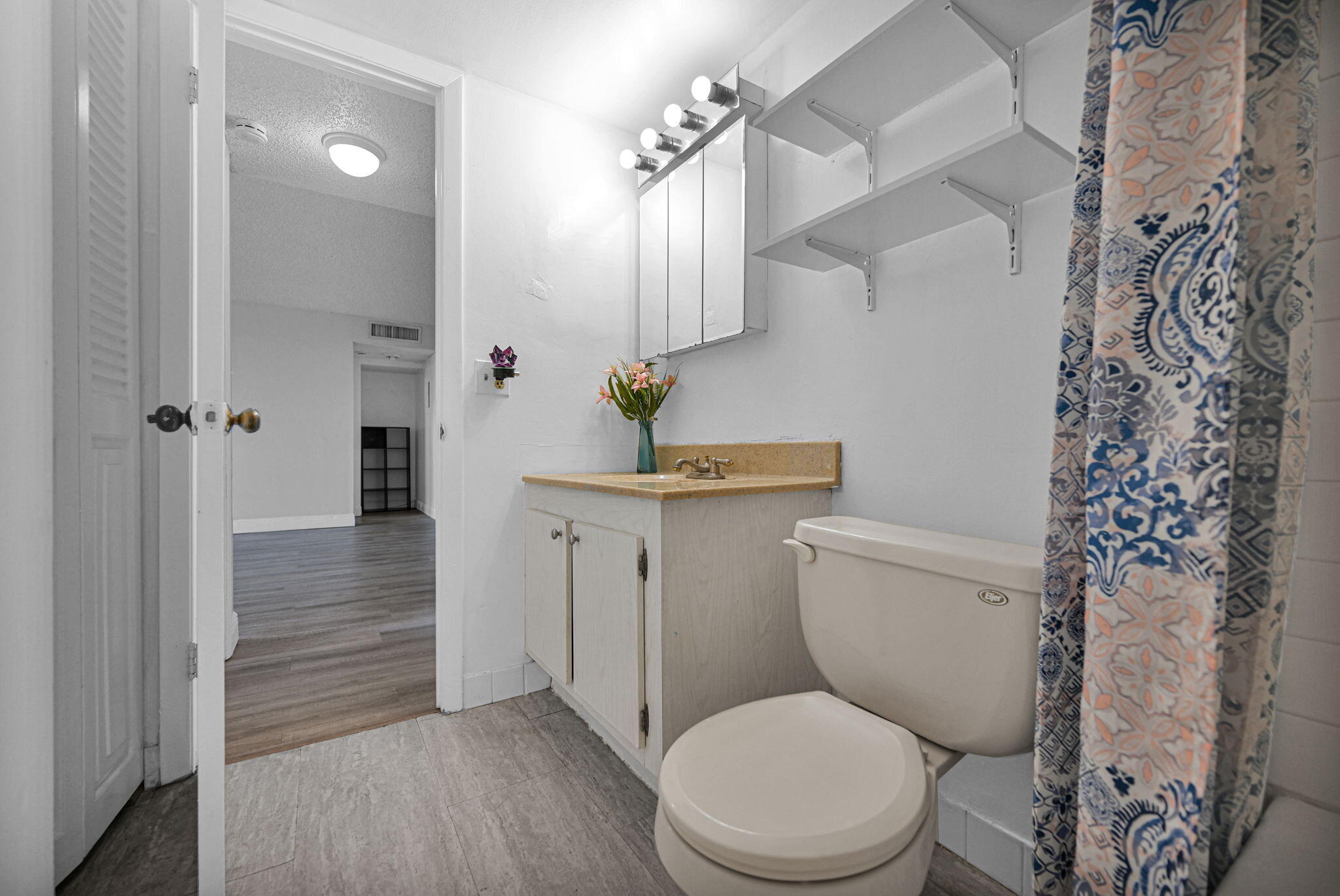 6190 Woodlands Boulevard 312 Property Photo 21