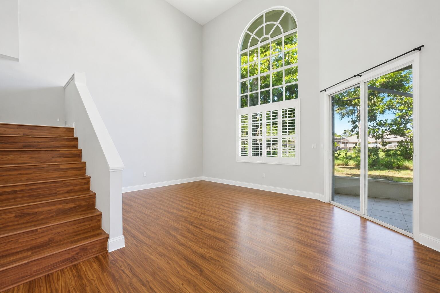 7370 Pine Creek Way Property Photo 6