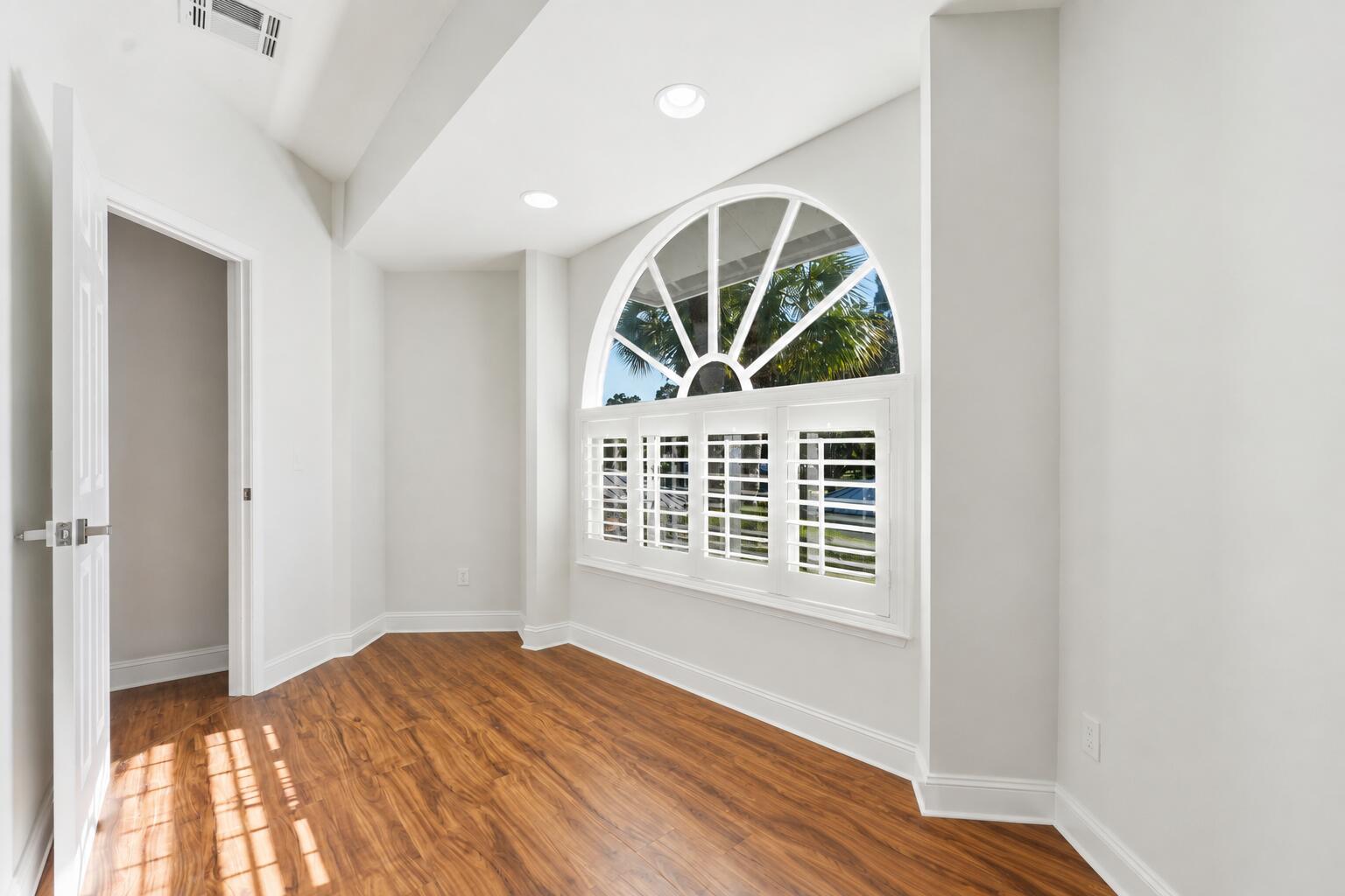 7370 Pine Creek Way Property Photo 26