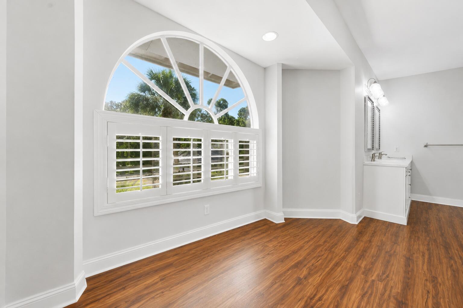 7370 Pine Creek Way Property Photo 28