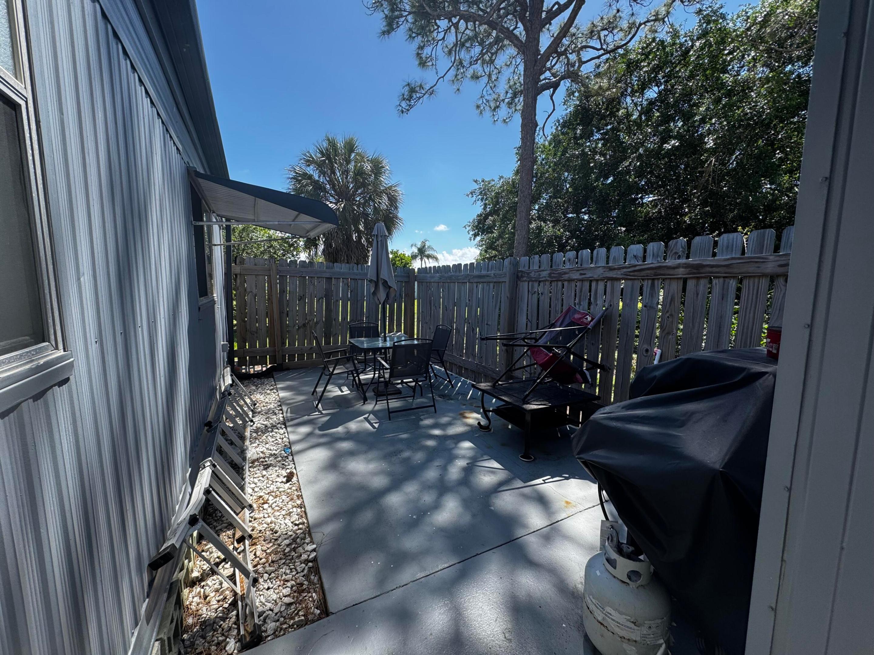 4242 3rd Court Property Photo 14