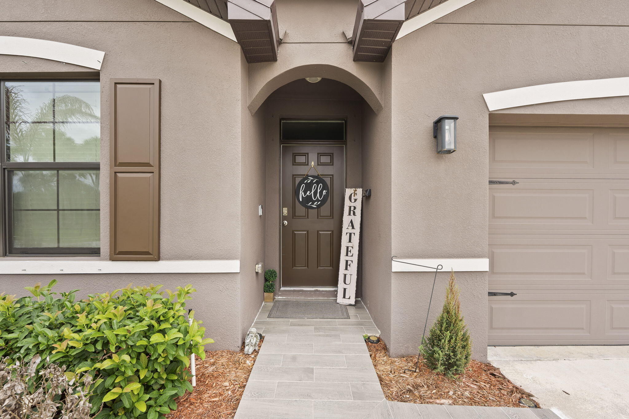 5605 Amusement Avenue Property Photo 2