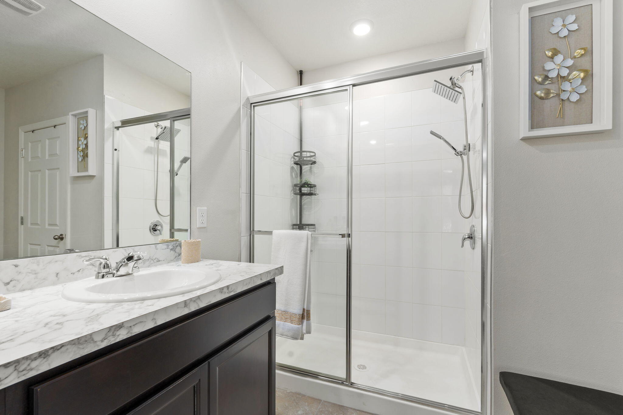 5605 Amusement Avenue Property Photo 9