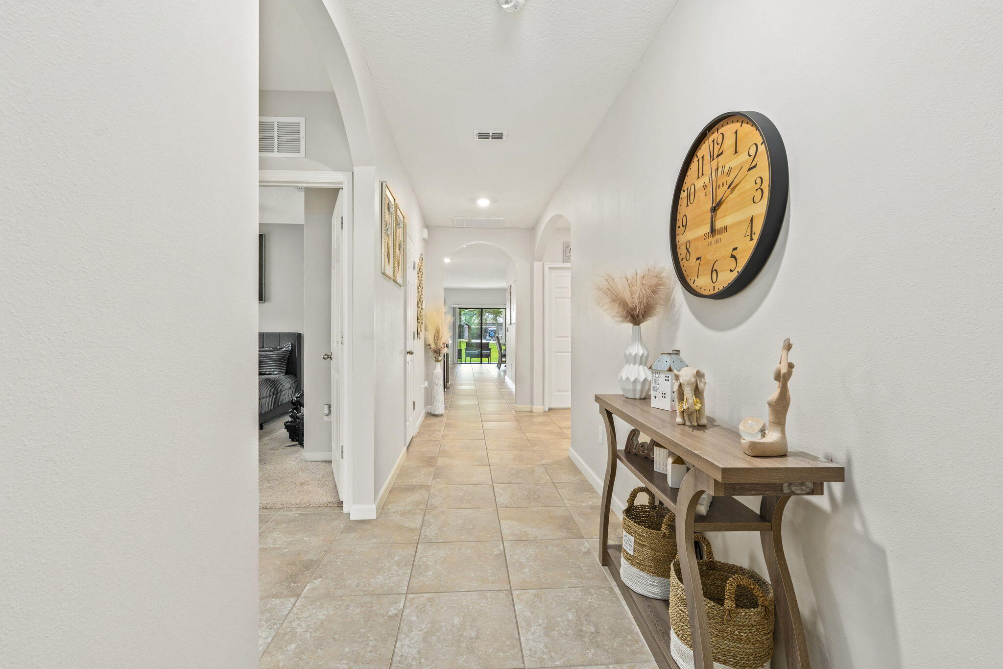 5605 Amusement Avenue Property Photo 11