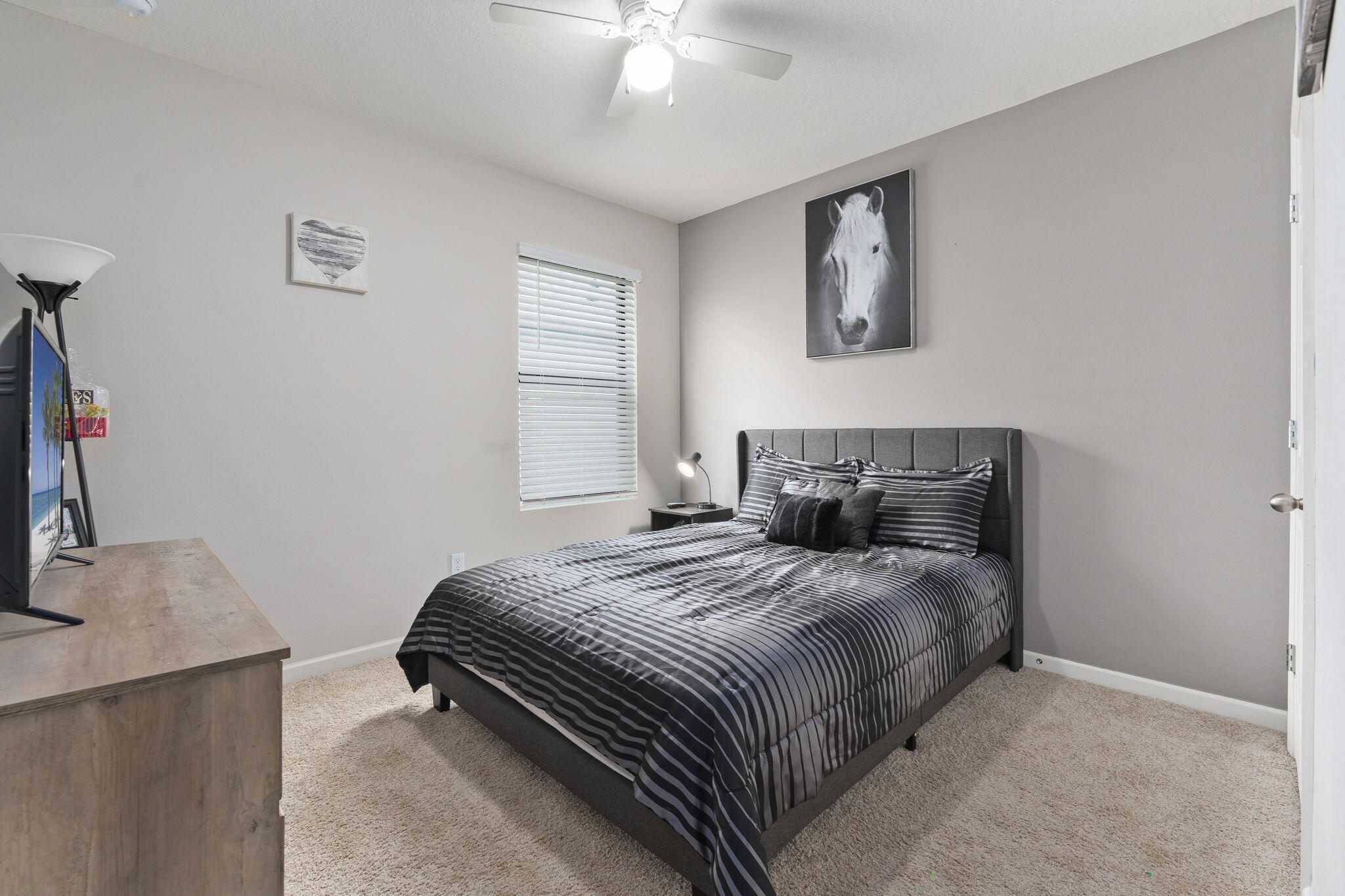5605 Amusement Avenue Property Photo 24