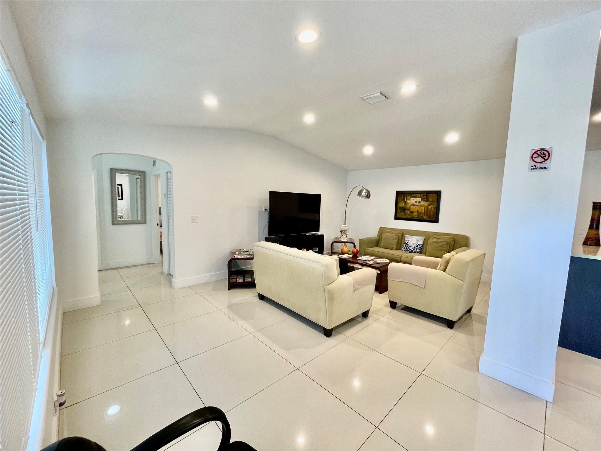 88 Ne 154th Street Property Photo 6