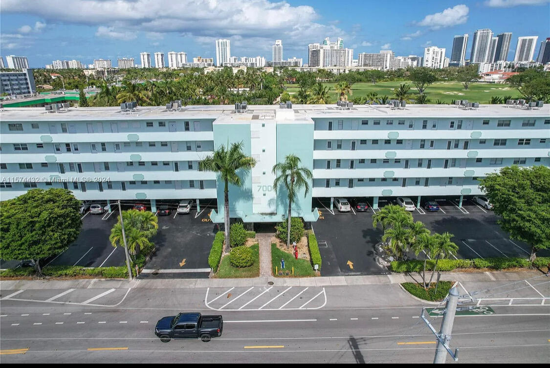 700 NE 14th Avenue 404