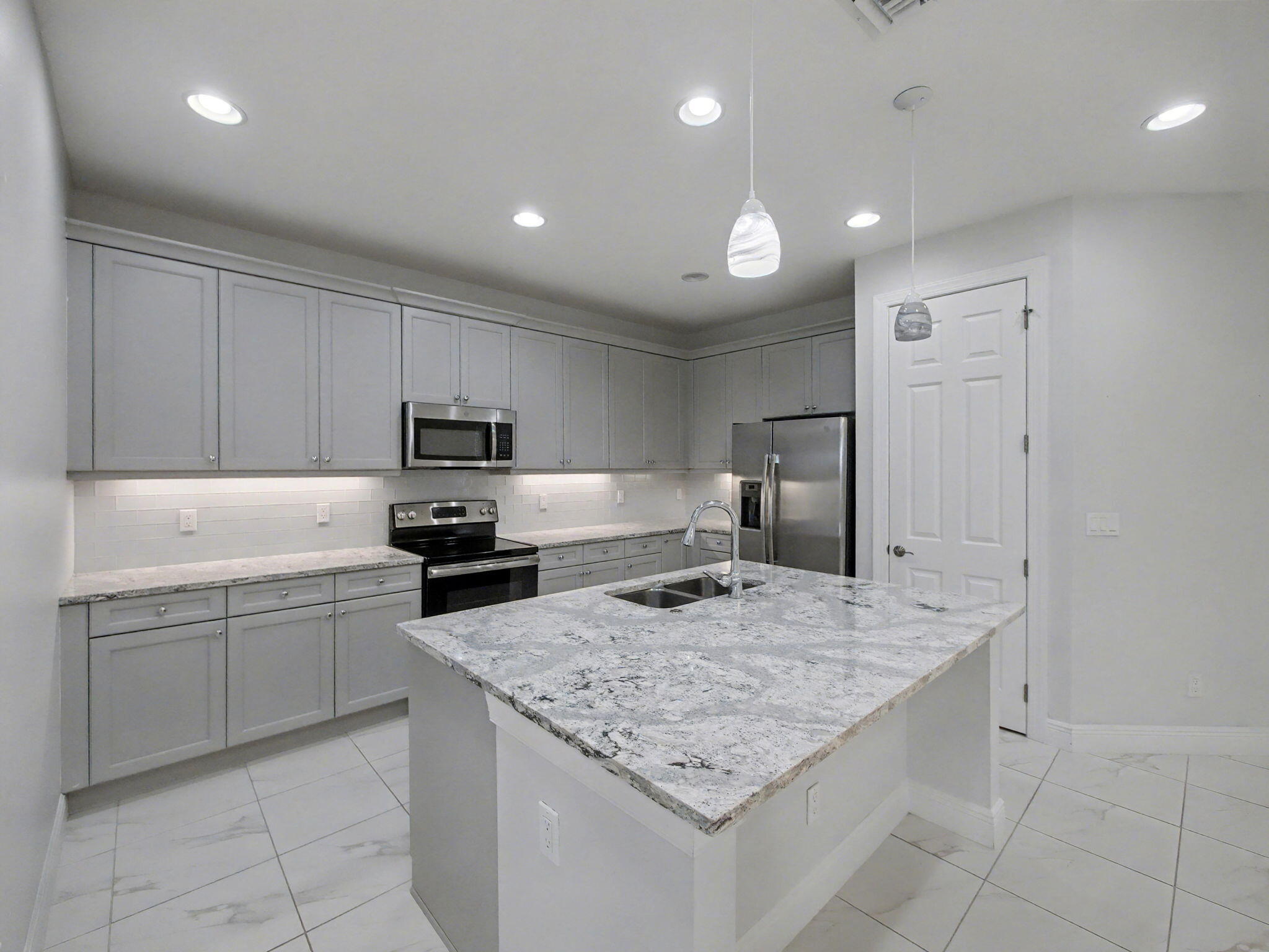24072 Sw Firenze Way Property Photo 4