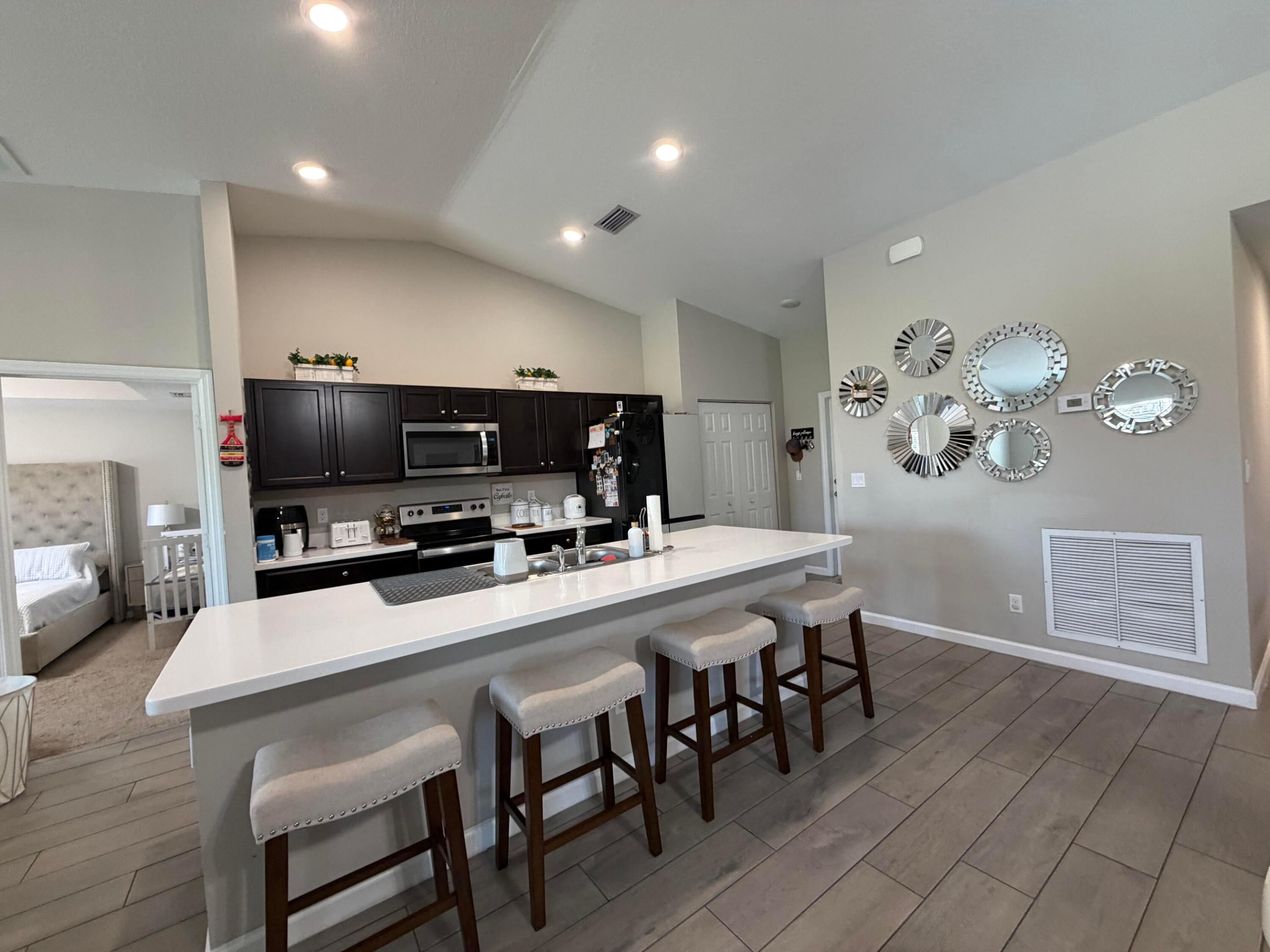 5425 Nw Edgewater Avenue Property Photo 8