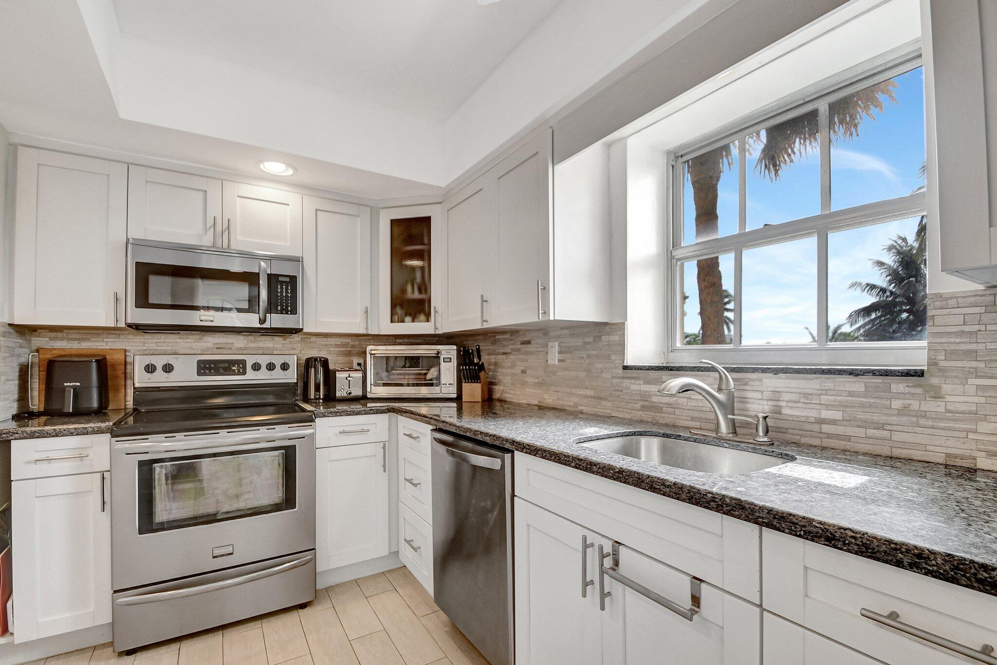 3475 S Ocean Boulevard 116 Property Photo 18
