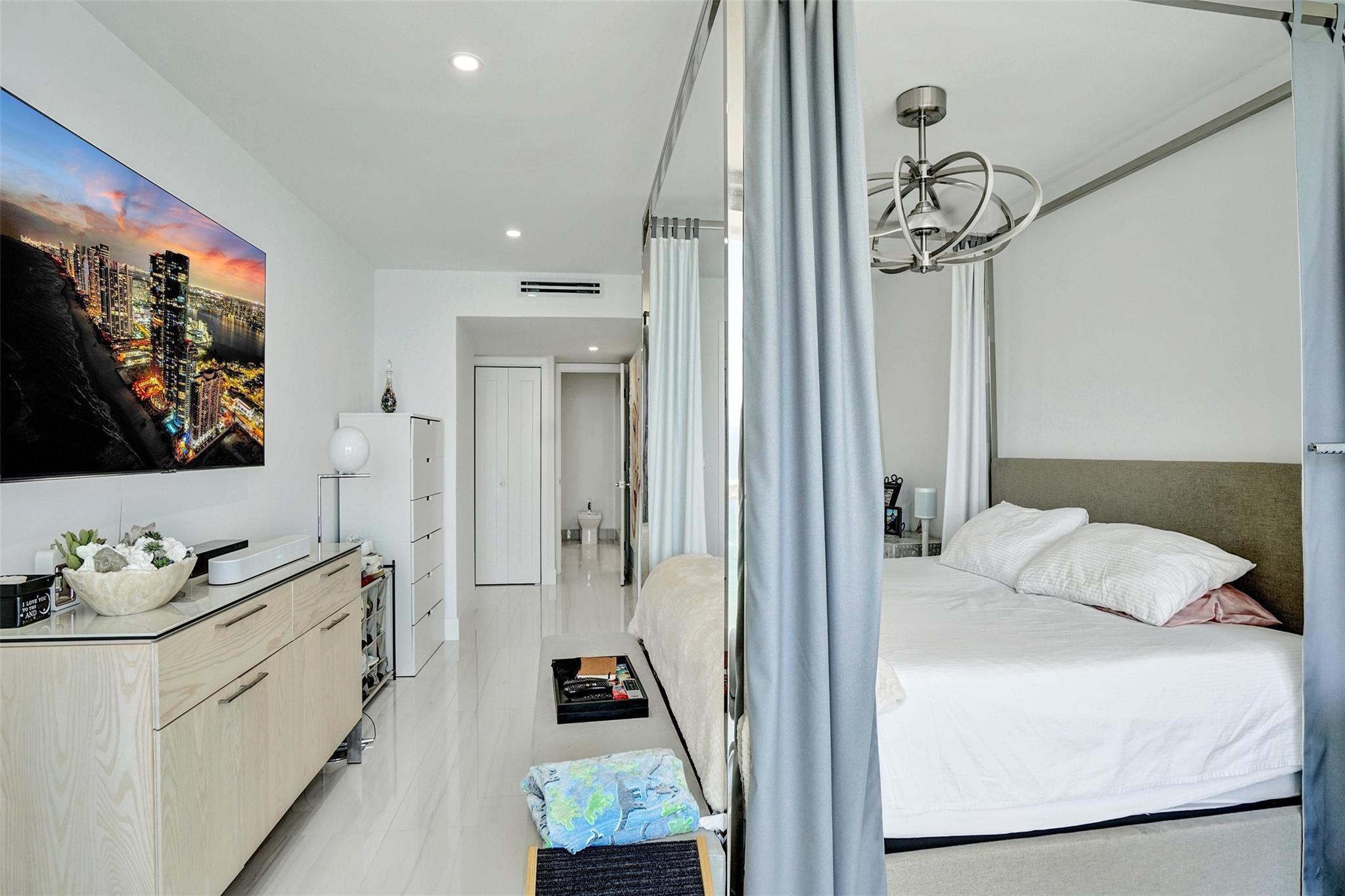 2100 S Ocean Lane 1202 Property Photo 33