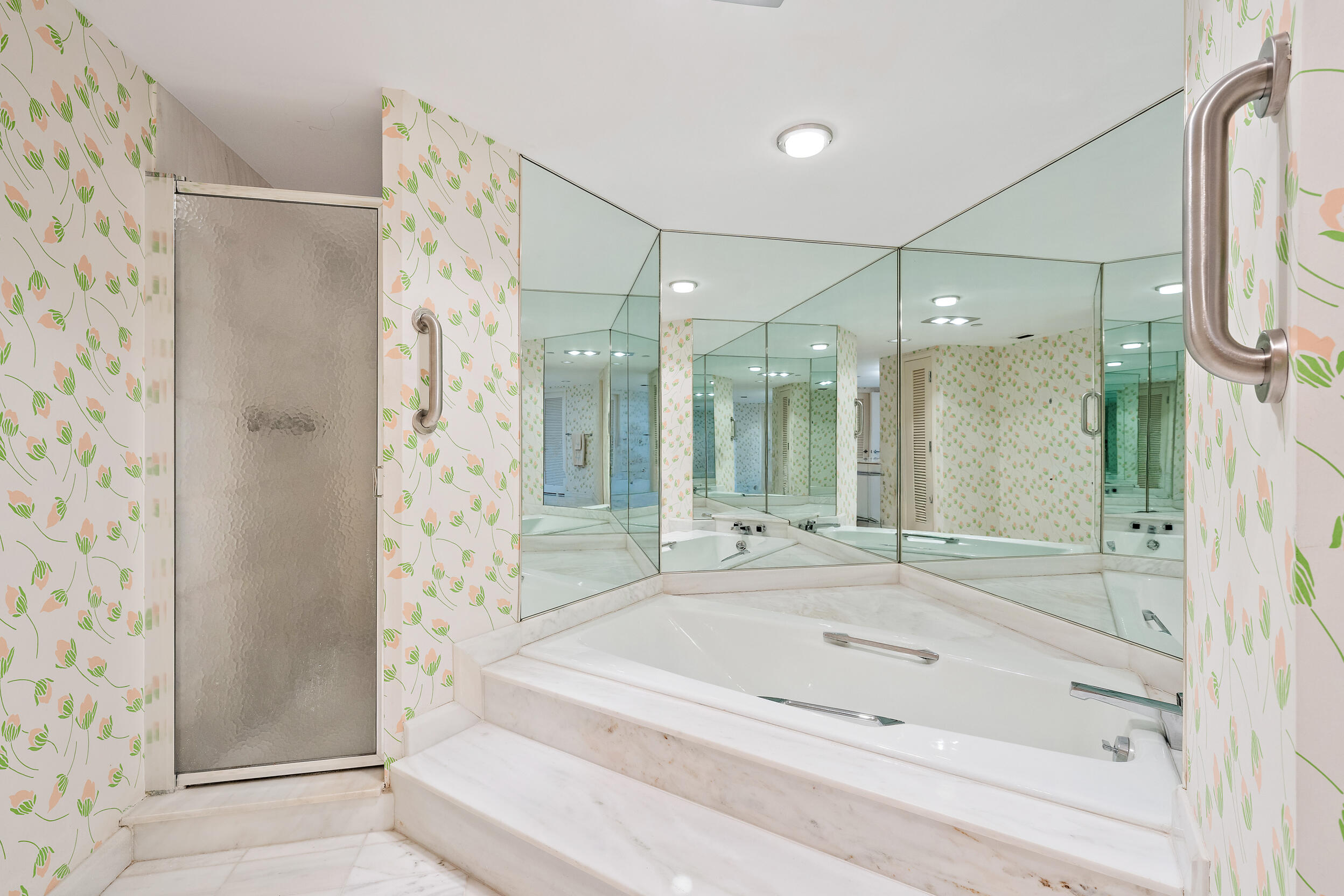 100 Lakeshore Drive 354 Property Photo 9