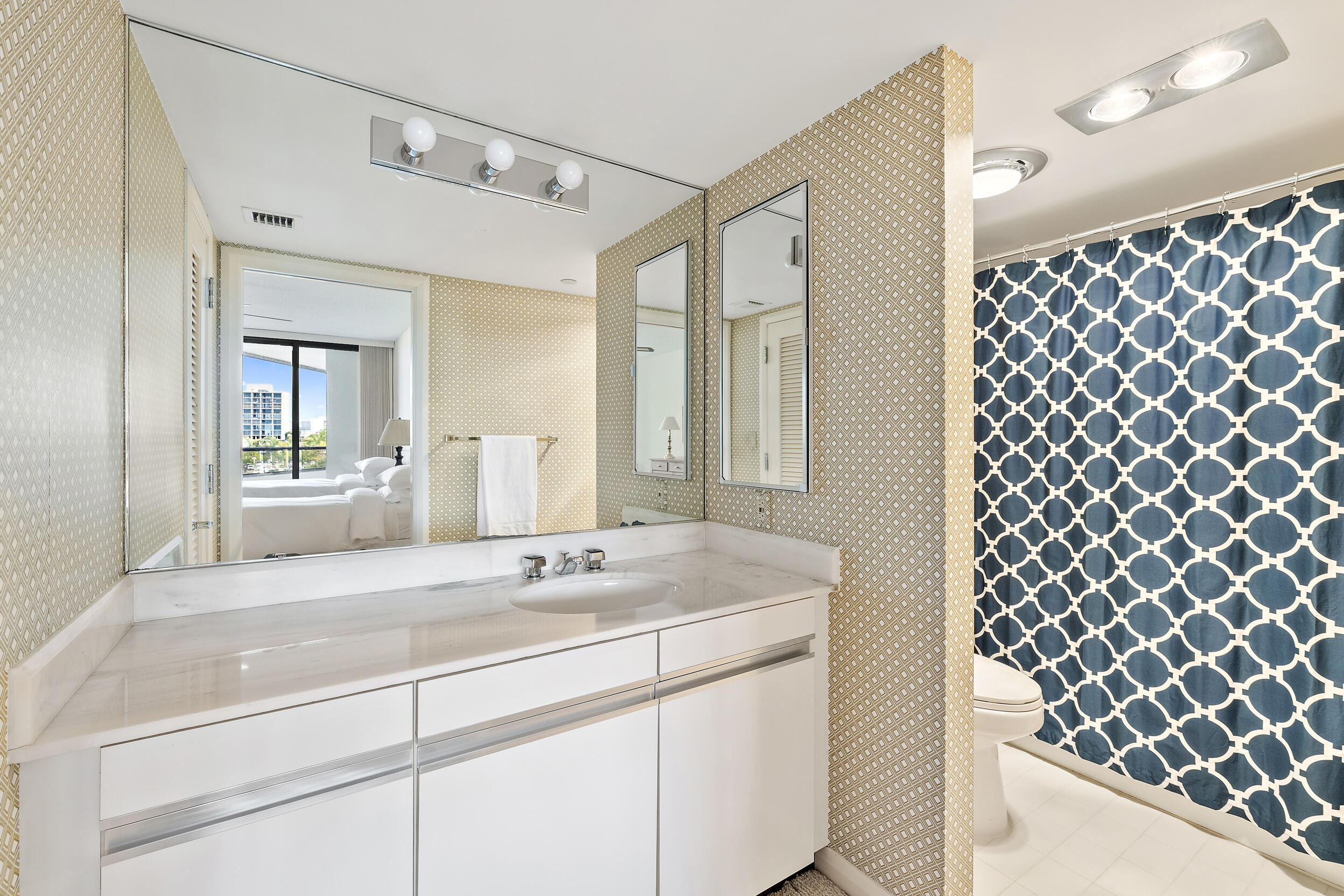 100 Lakeshore Drive 354 Property Photo 11