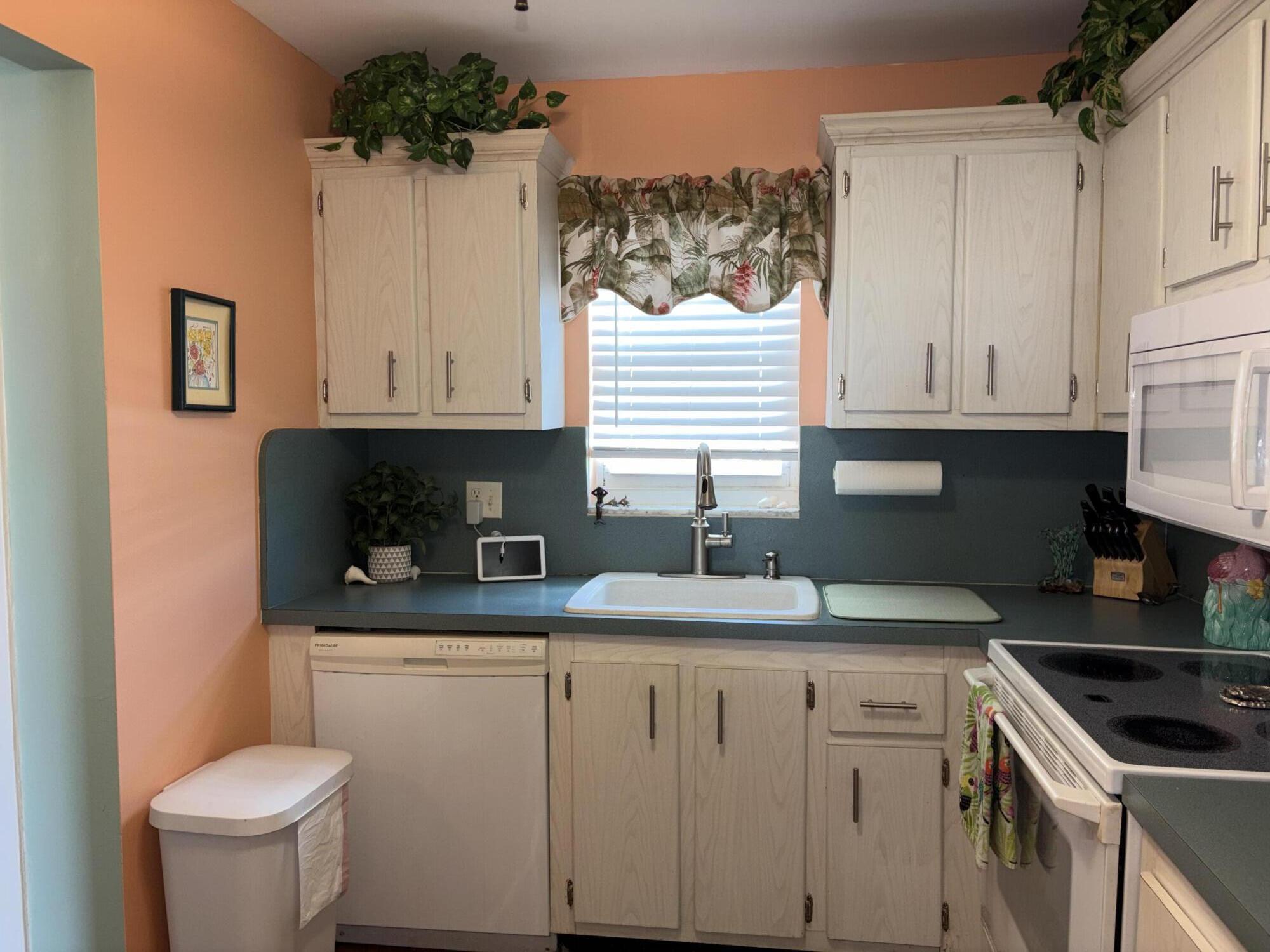 B26020768 Property Photo 12