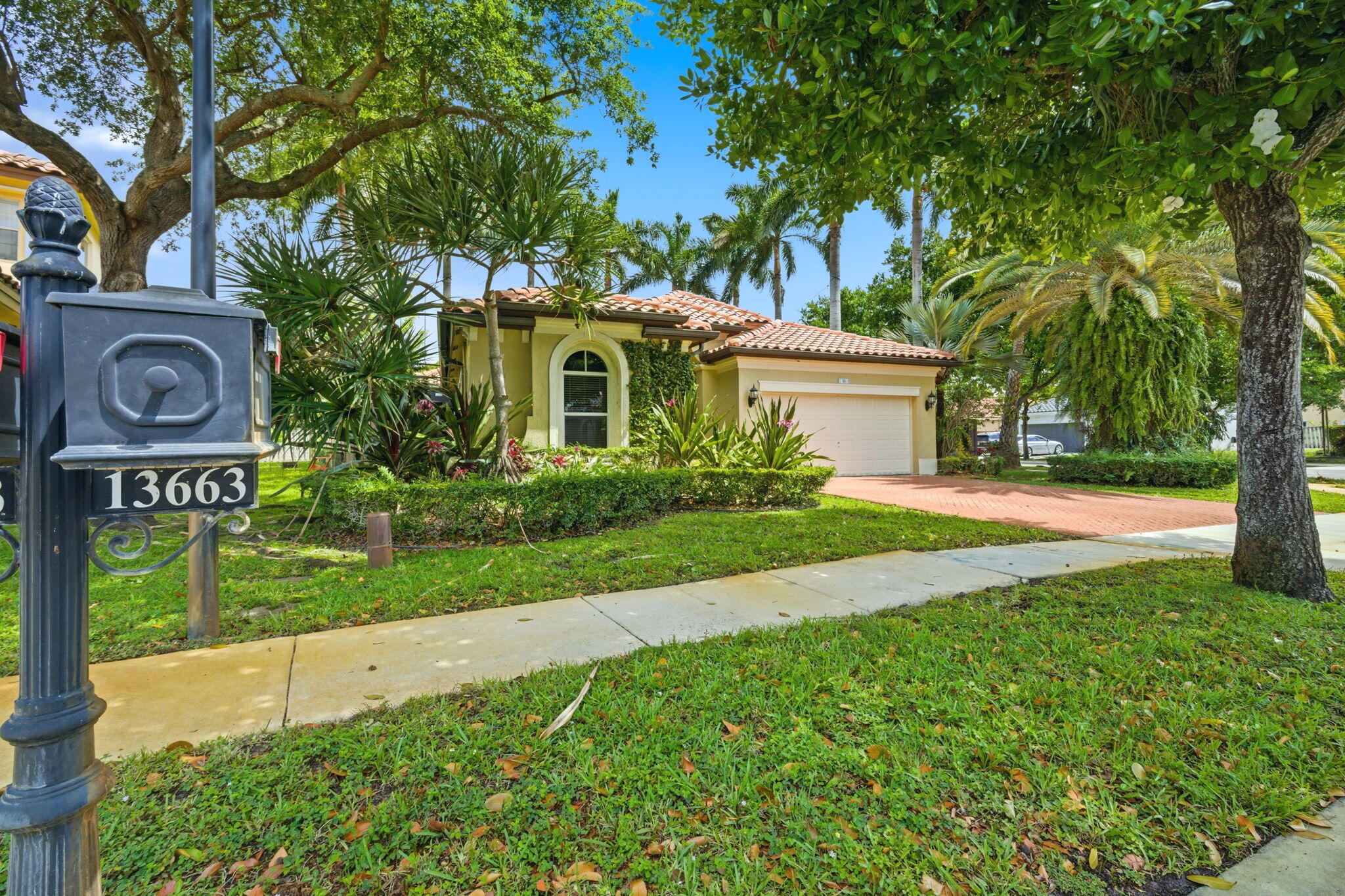 13663 Sw 50th Street Property Photo 3