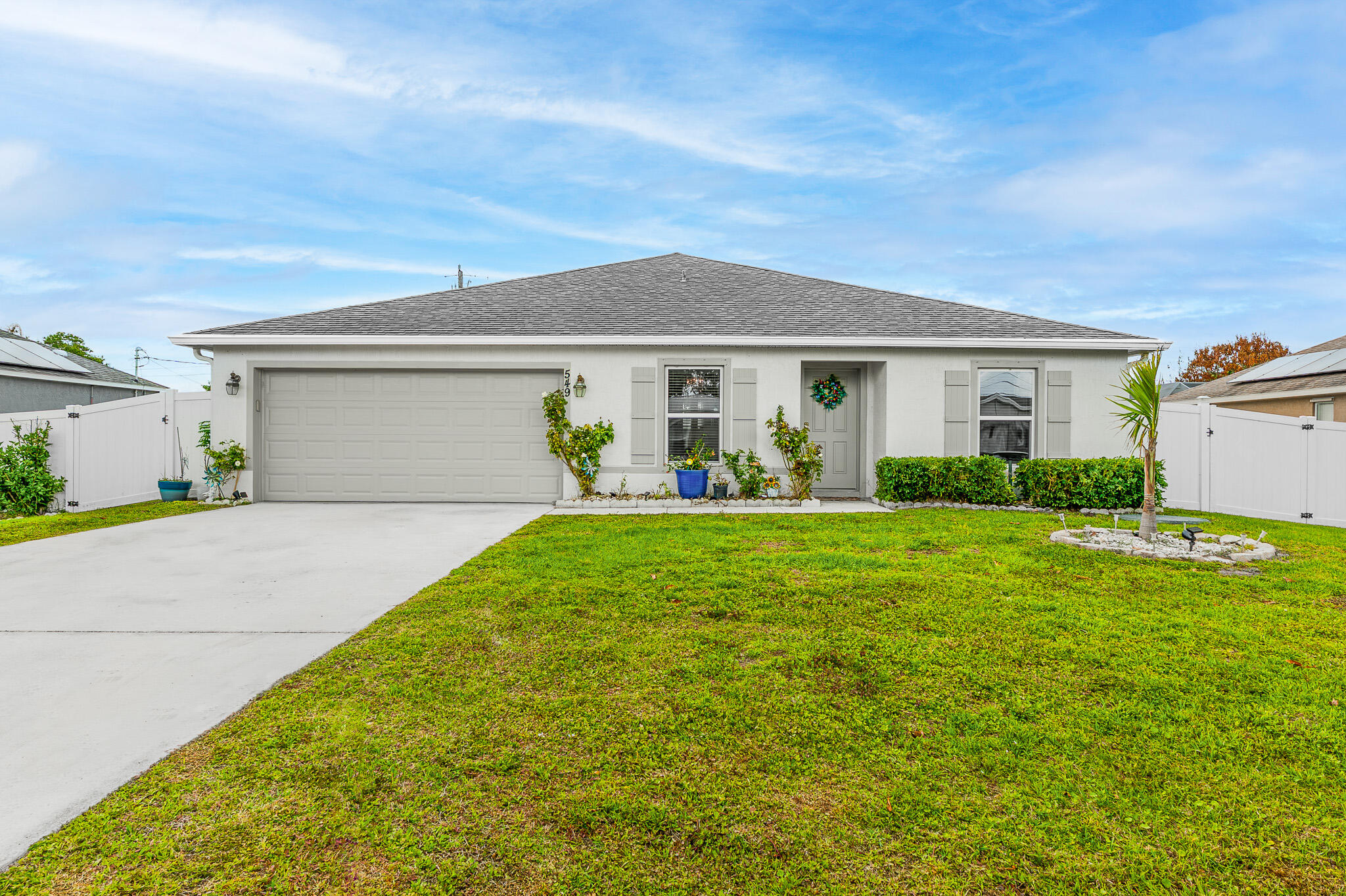 549 Sw Prado Avenue Property Photo 1