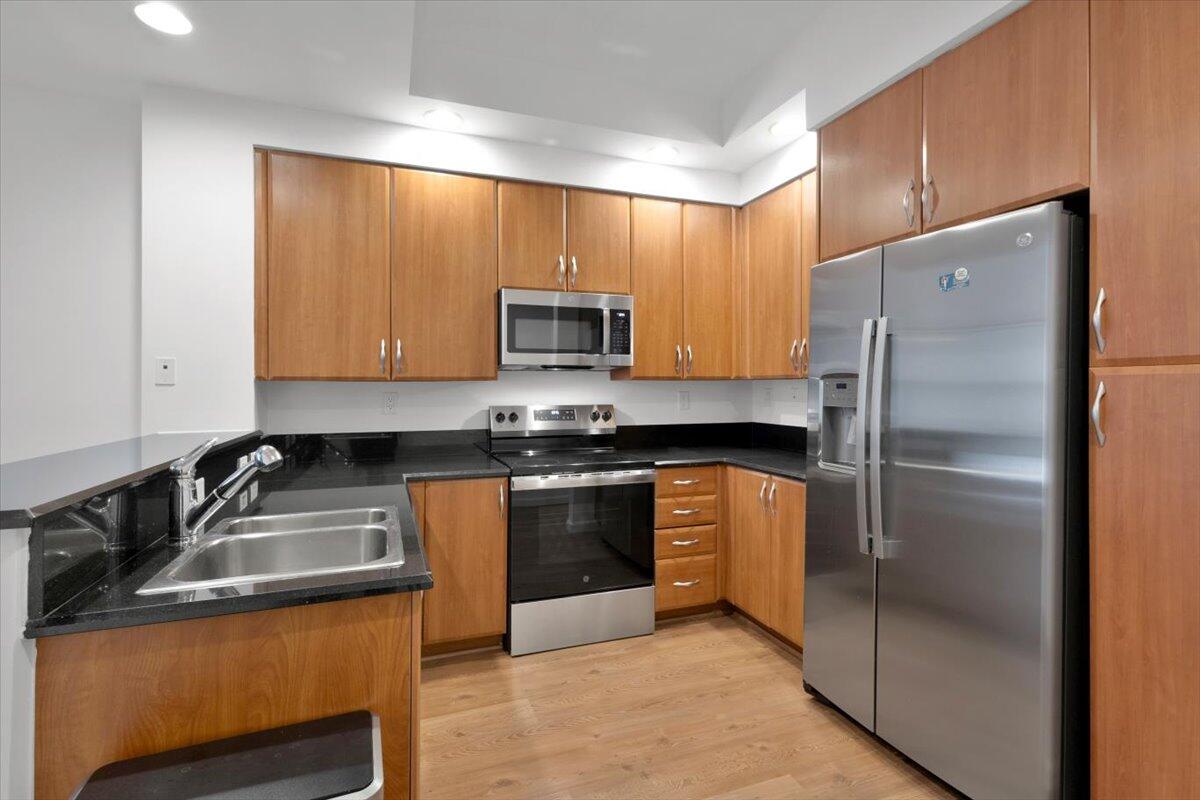 801 S Olive Avenue 105 Property Photo 13