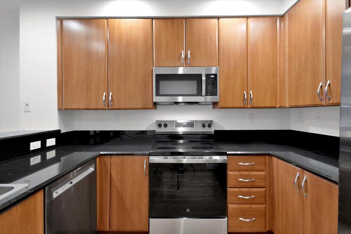 801 S Olive Avenue 105 Property Photo 14