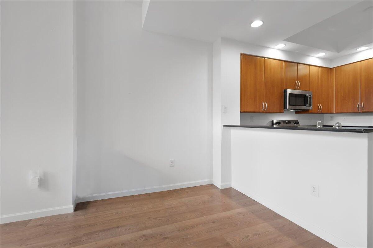 801 S Olive Avenue 105 Property Photo 18