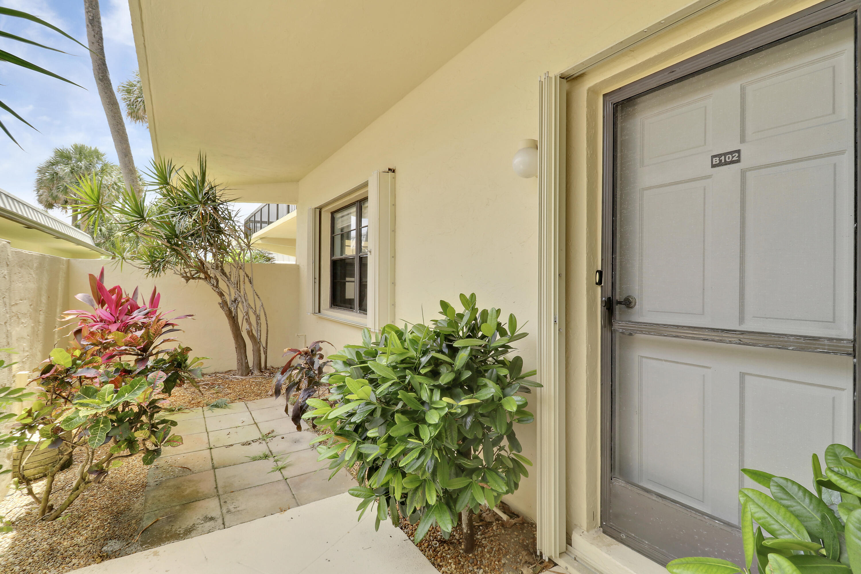 275 S Beach Road 102b Property Photo 31