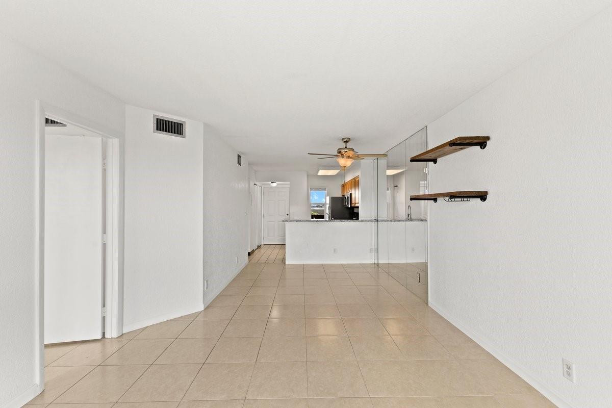 2106 S Cypress Bend Drive 506 Property Photo 10