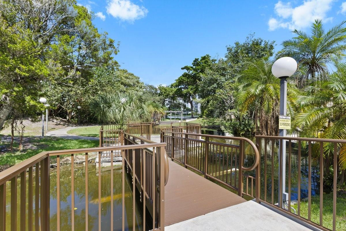 2106 S Cypress Bend Drive 506 Property Photo 28