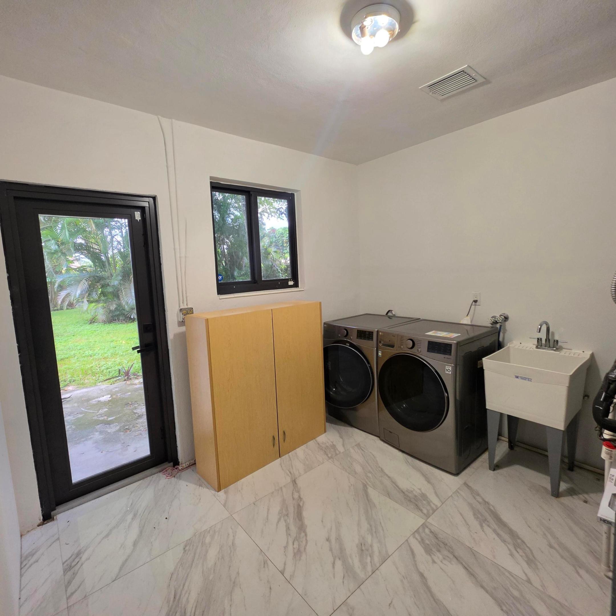 4190 Sw 4th Street Property Photo 13