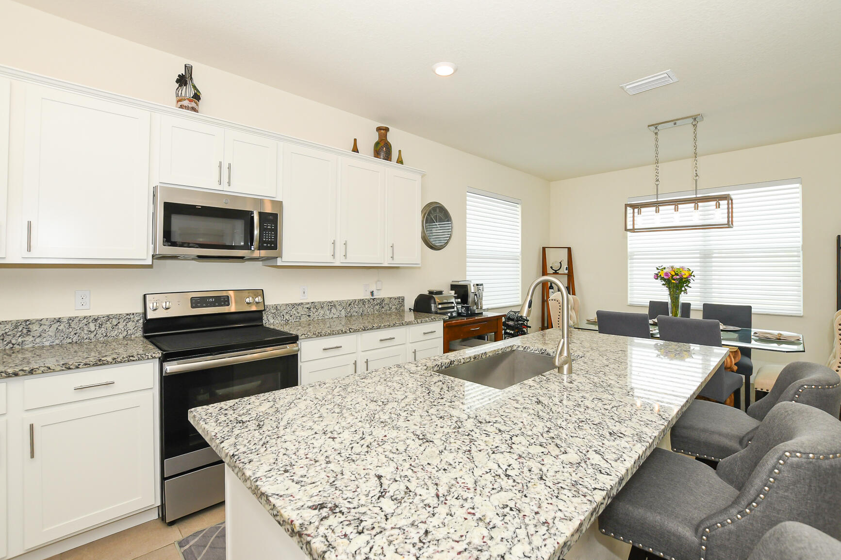 7472 Nw Greenspring Street Property Photo 9
