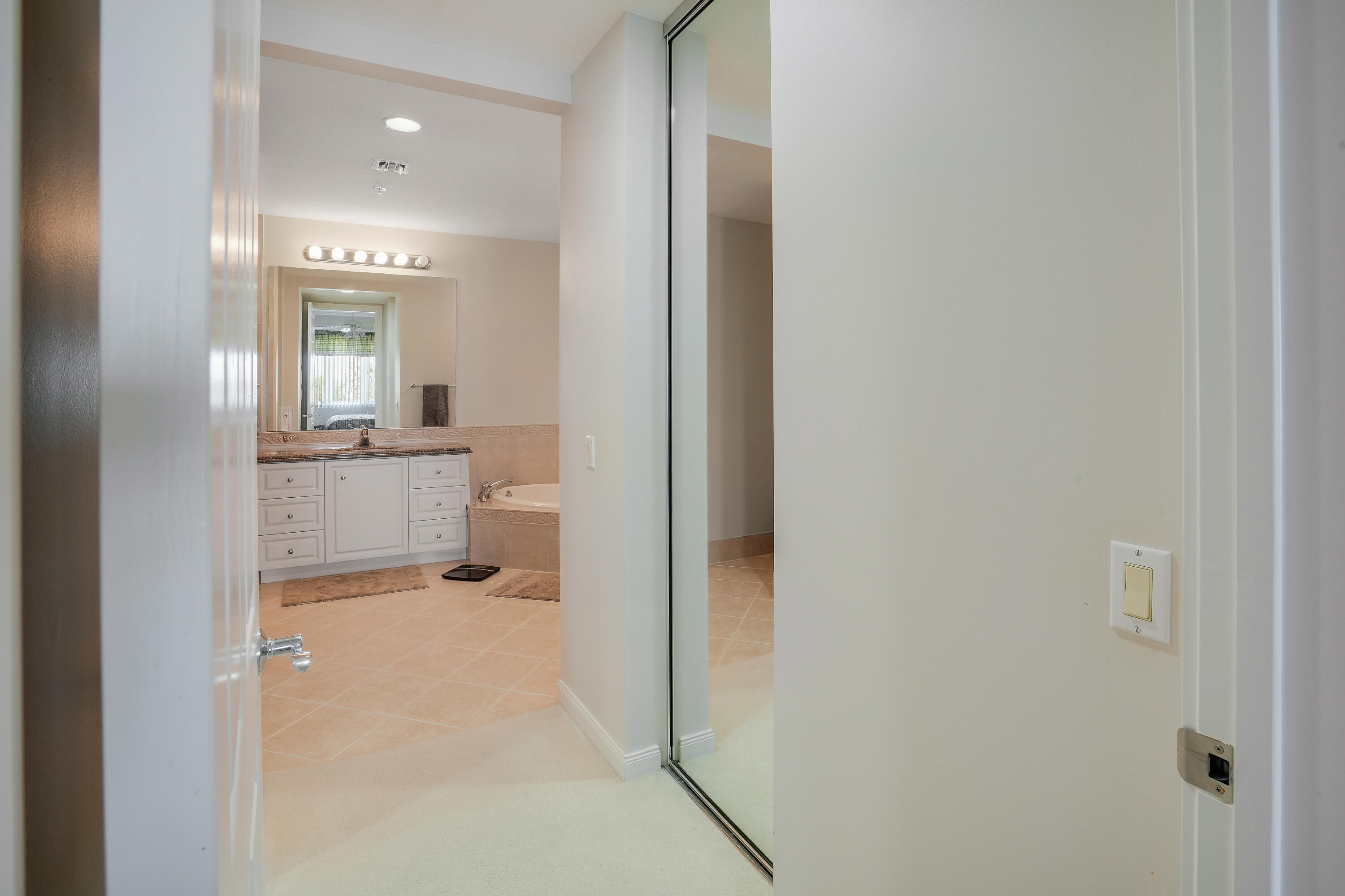B26020975 Property Photo 20