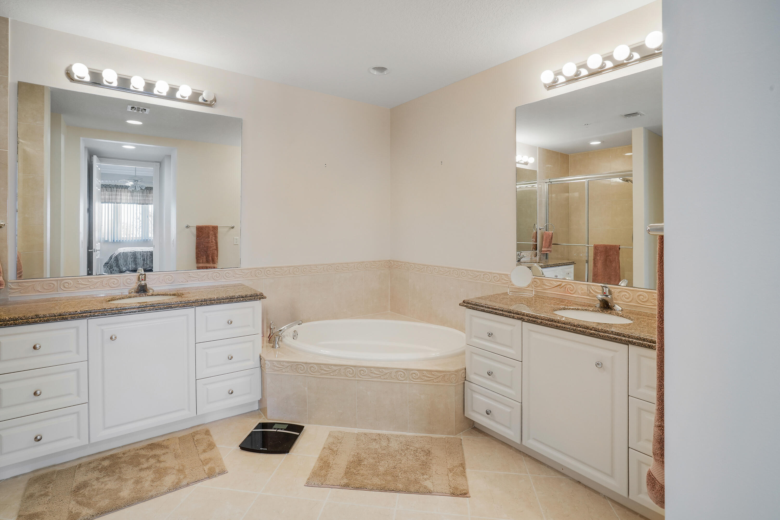 B26020975 Property Photo 21