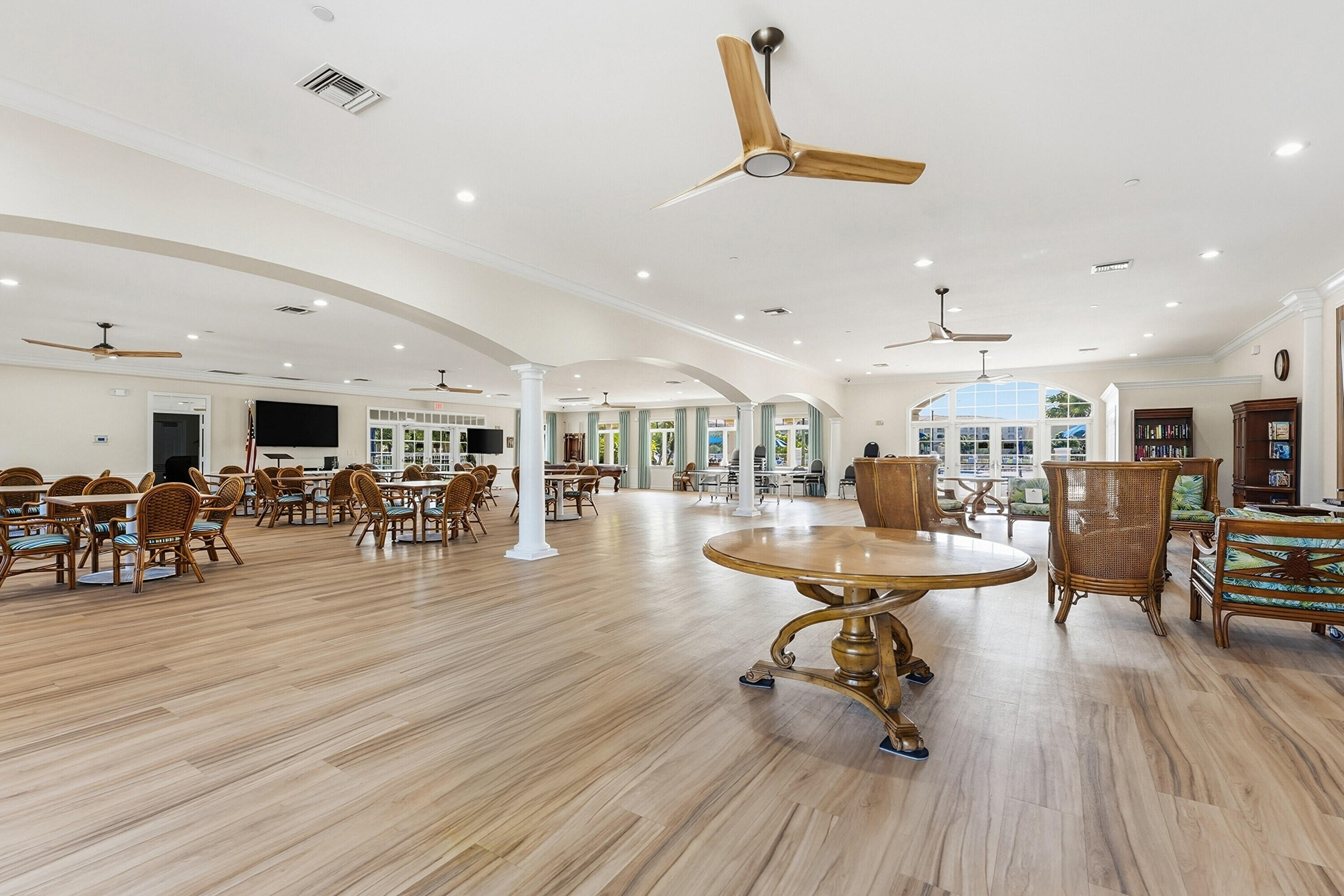 B26020975 Property Photo 40